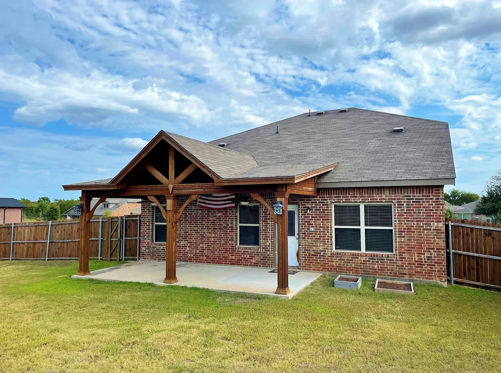 Single Family Residence For Rent in Collin County , 208 Dye Drive, Royse City, Texas 75189, 5 Bedroom, 4 Bathroom, 2 Garage spaces, 2,369 Sqft, built in 2014, mls#21393880, Real Estate Agent in Royse City, Homes For Rent in Collin county, Homes For Rent in Royse City, Realtor in Royse City Texas, Real Estate Brokerage Independent Realty Texas, Luminita Cordes Realtor