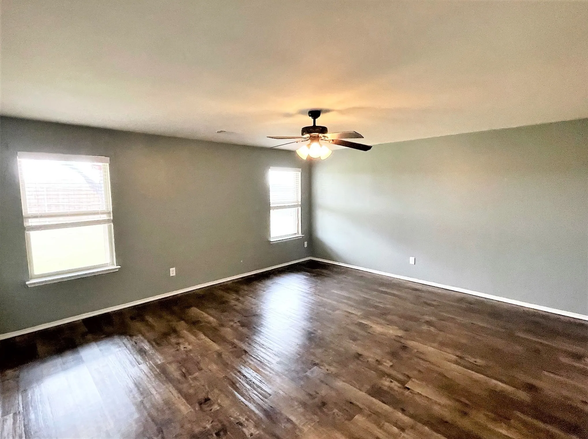 Single Family Residence For Rent in Collin County , 208 Dye Drive, Royse City, Texas 75189, 5 Bedroom, 4 Bathroom, 2 Garage spaces, 2,369 Sqft, built in 2014, mls#21393880, Real Estate Agent in Royse City, Homes For Rent in Collin county, Homes For Rent in Royse City, Realtor in Royse City Texas, Real Estate Brokerage Independent Realty Texas, Luminita Cordes Realtor