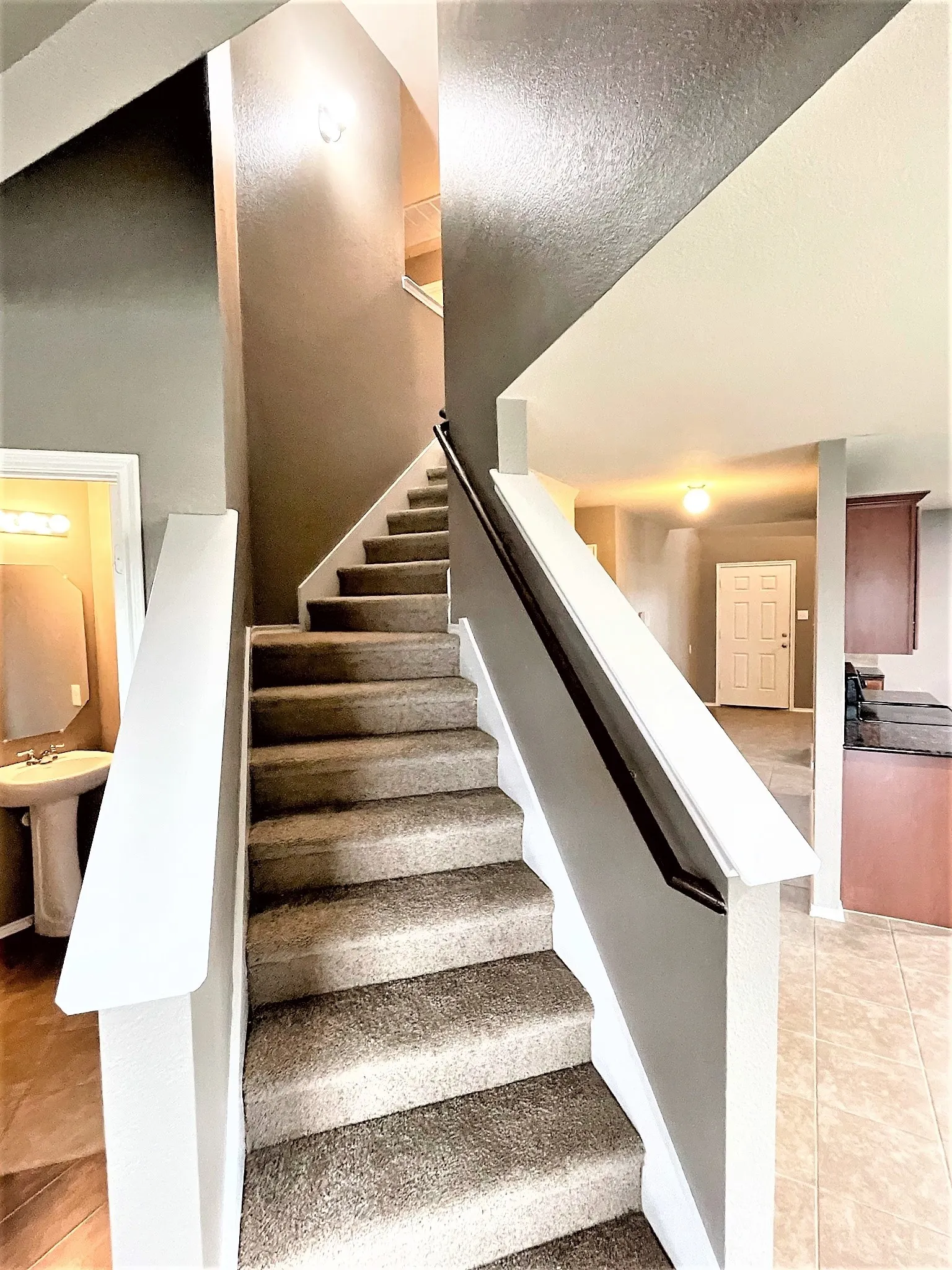 Single Family Residence For Rent in Collin County , 208 Dye Drive, Royse City, Texas 75189, 5 Bedroom, 4 Bathroom, 2 Garage spaces, 2,369 Sqft, built in 2014, mls#21393880, Real Estate Agent in Royse City, Homes For Rent in Collin county, Homes For Rent in Royse City, Realtor in Royse City Texas, Real Estate Brokerage Independent Realty Texas, Luminita Cordes Realtor