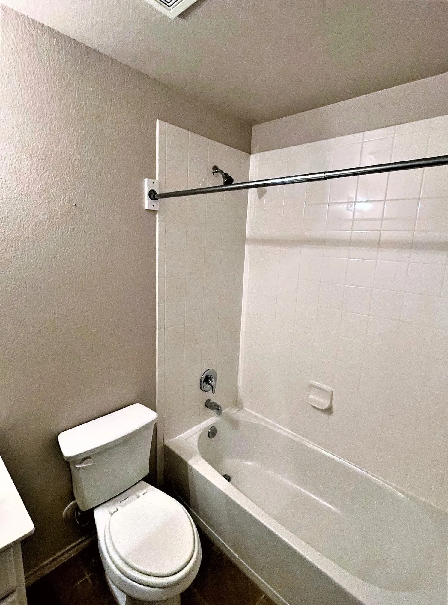 Single Family Residence For Rent in Collin County , 208 Dye Drive, Royse City, Texas 75189, 5 Bedroom, 4 Bathroom, 2 Garage spaces, 2,369 Sqft, built in 2014, mls#21393880, Real Estate Agent in Royse City, Homes For Rent in Collin county, Homes For Rent in Royse City, Realtor in Royse City Texas, Real Estate Brokerage Independent Realty Texas, Luminita Cordes Realtor