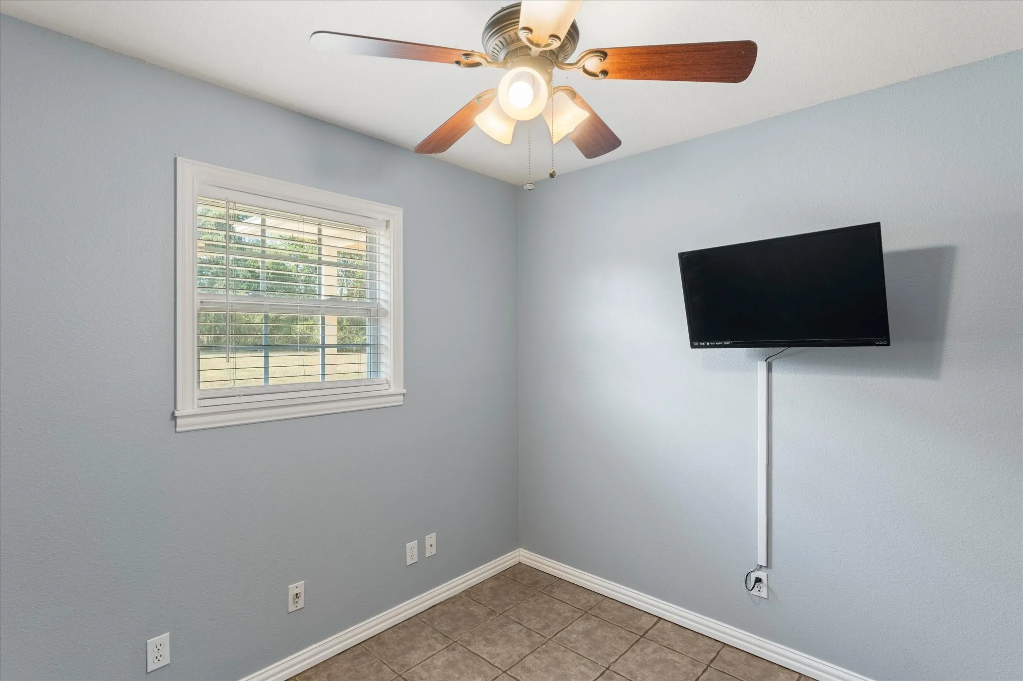 Single Family Residence For Sale in Franklin (TX) County , 150 County Rd NW 2045, Mount Vernon, Texas 75457, 3 Bedroom, 3 Bathroom, 2 Garage spaces, 2,826 Sqft, built in 2004, mls#21393460, Real Estate Agent in Mount Vernon, Homes For Sale in Franklin (TX) county, Homes For Sale in Mount Vernon, Realtor in Mount Vernon Texas, Real Estate Brokerage Independent Realty Texas, Luminita Cordes Realtor