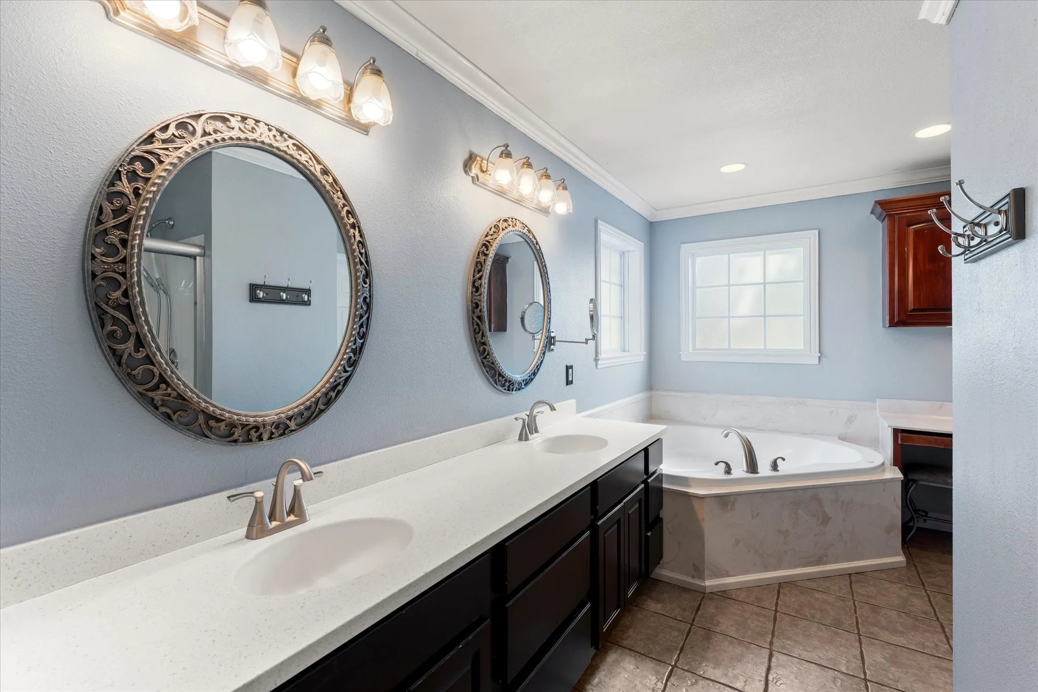 Single Family Residence For Sale in Franklin (TX) County , 150 County Rd NW 2045, Mount Vernon, Texas 75457, 3 Bedroom, 3 Bathroom, 2 Garage spaces, 2,826 Sqft, built in 2004, mls#21393460, Real Estate Agent in Mount Vernon, Homes For Sale in Franklin (TX) county, Homes For Sale in Mount Vernon, Realtor in Mount Vernon Texas, Real Estate Brokerage Independent Realty Texas, Luminita Cordes Realtor