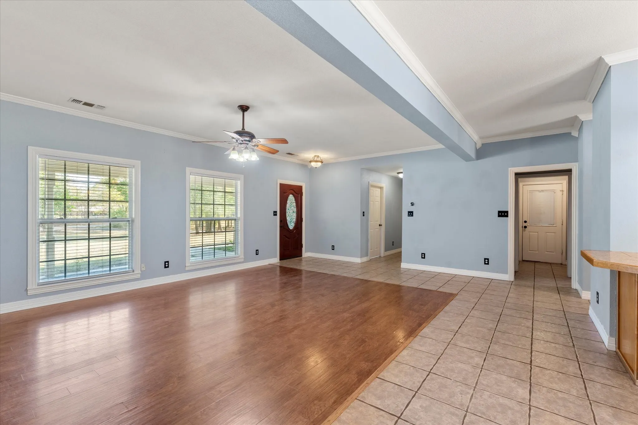 Single Family Residence For Sale in Franklin (TX) County , 150 County Rd NW 2045, Mount Vernon, Texas 75457, 3 Bedroom, 3 Bathroom, 2 Garage spaces, 2,826 Sqft, built in 2004, mls#21393460, Real Estate Agent in Mount Vernon, Homes For Sale in Franklin (TX) county, Homes For Sale in Mount Vernon, Realtor in Mount Vernon Texas, Real Estate Brokerage Independent Realty Texas, Luminita Cordes Realtor