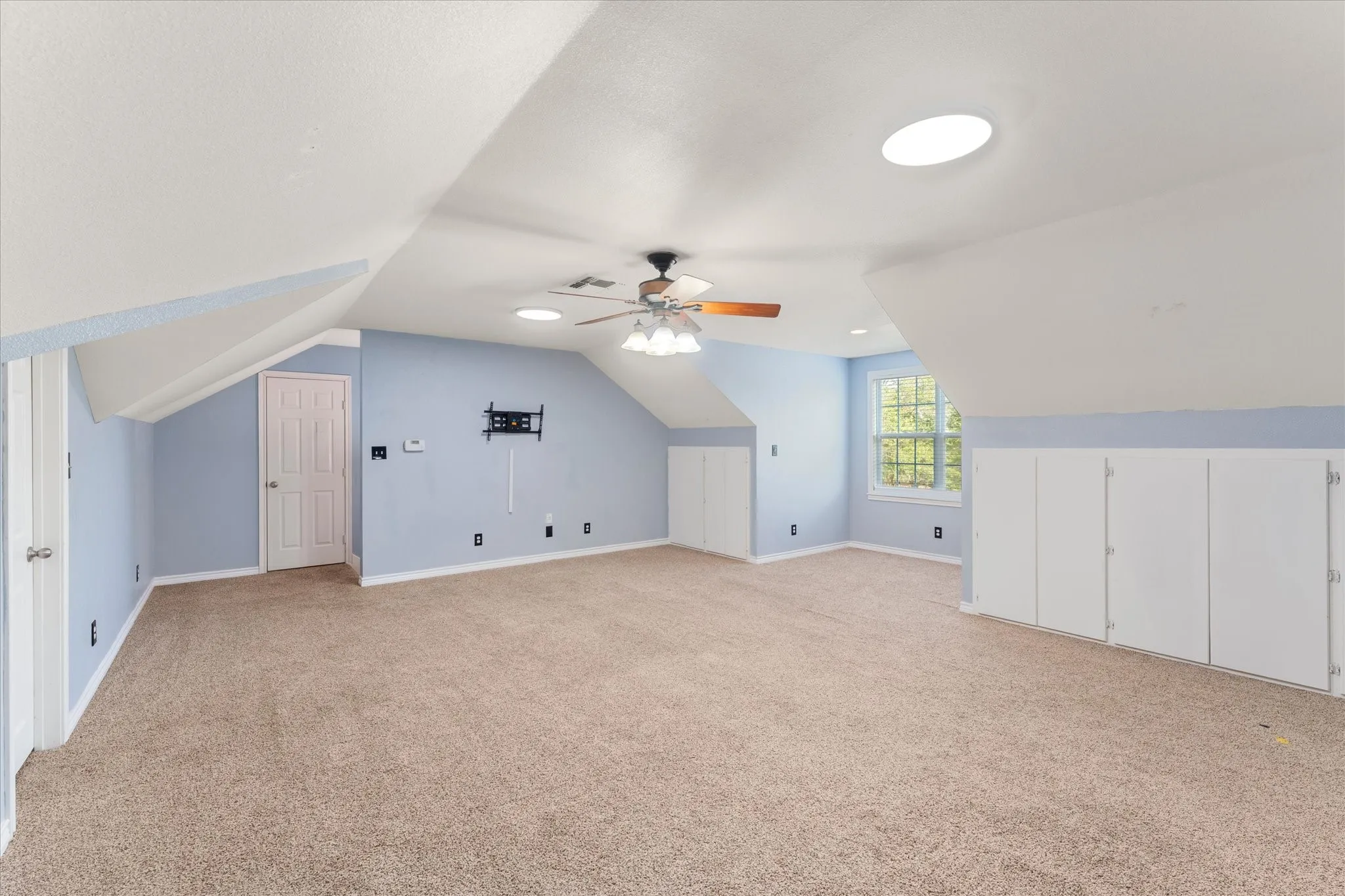 Single Family Residence For Sale in Franklin (TX) County , 150 County Rd NW 2045, Mount Vernon, Texas 75457, 3 Bedroom, 3 Bathroom, 2 Garage spaces, 2,826 Sqft, built in 2004, mls#21393460, Real Estate Agent in Mount Vernon, Homes For Sale in Franklin (TX) county, Homes For Sale in Mount Vernon, Realtor in Mount Vernon Texas, Real Estate Brokerage Independent Realty Texas, Luminita Cordes Realtor