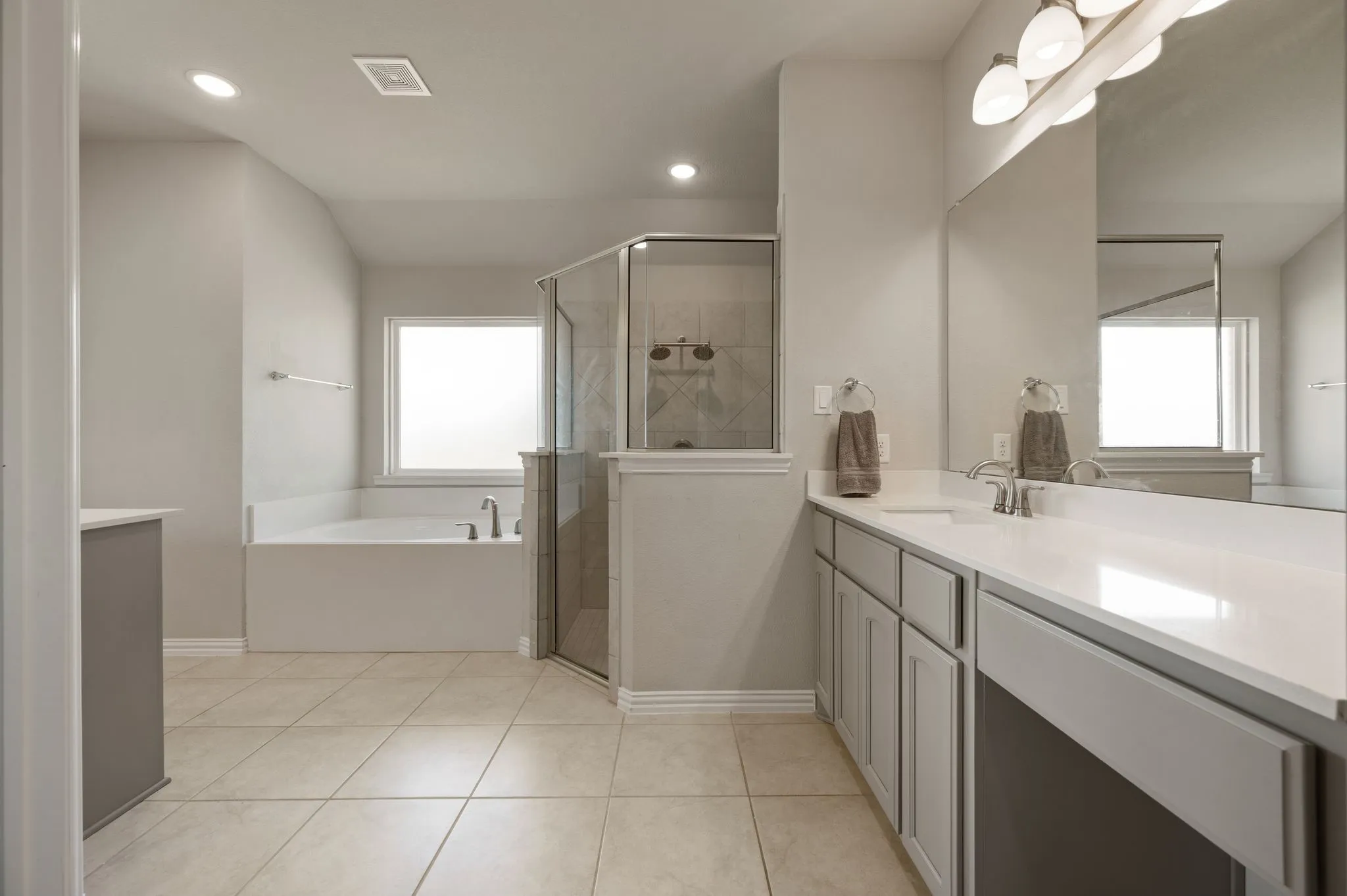 Single Family Residence For Sale in Wise County , 123 Mossy Creek Trail, Rhome, Texas 76078, 4 Bedroom, 3 Bathroom, 3 Garage spaces, 2,629 Sqft, built in 2020, mls#21393621, Real Estate Agent in Rhome, Homes For Sale in Wise county, Homes For Sale in Rhome, Realtor in Rhome Texas, Real Estate Brokerage Independent Realty Texas, Luminita Cordes Realtor