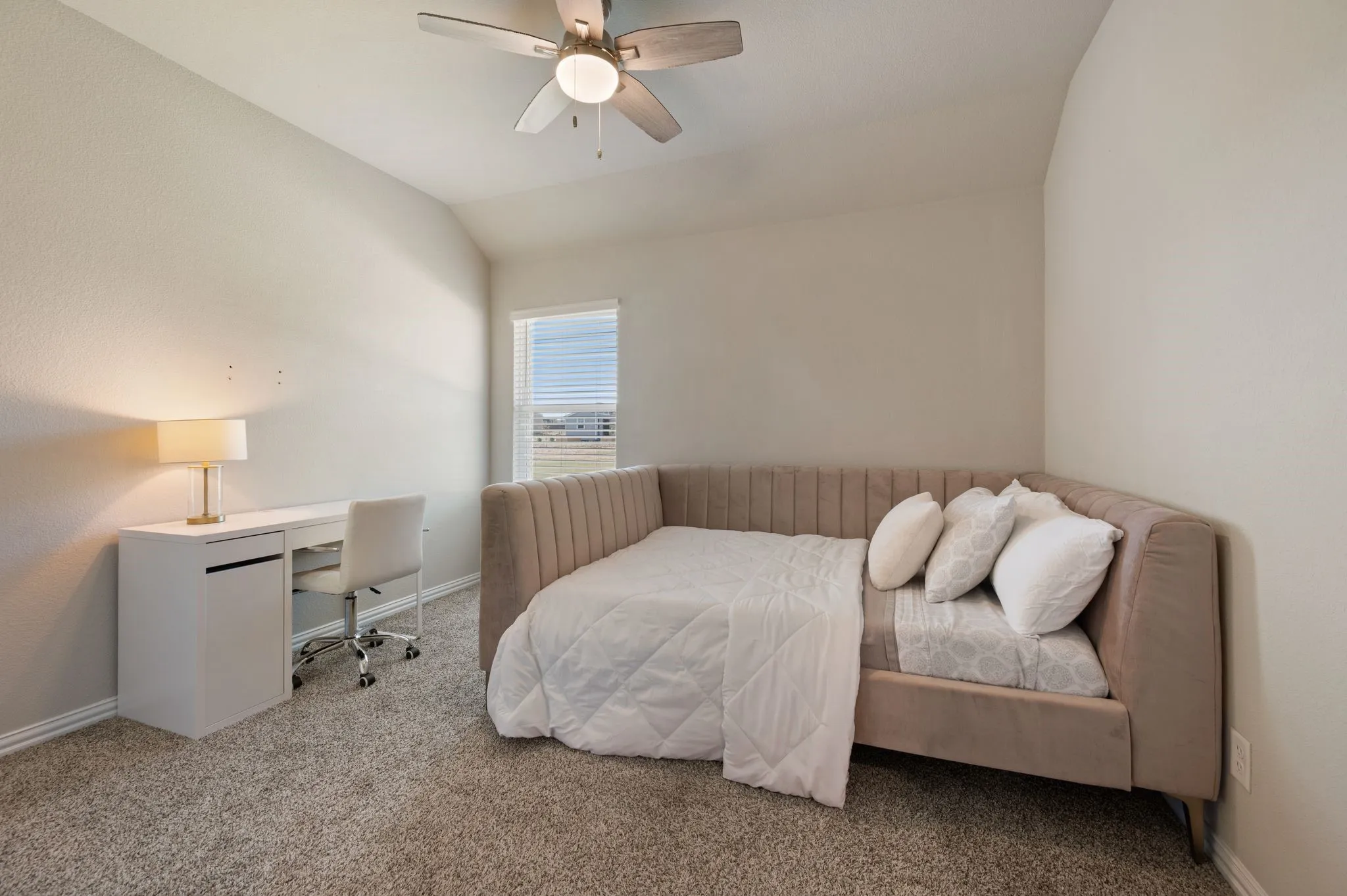 Single Family Residence For Sale in Wise County , 123 Mossy Creek Trail, Rhome, Texas 76078, 4 Bedroom, 3 Bathroom, 3 Garage spaces, 2,629 Sqft, built in 2020, mls#21393621, Real Estate Agent in Rhome, Homes For Sale in Wise county, Homes For Sale in Rhome, Realtor in Rhome Texas, Real Estate Brokerage Independent Realty Texas, Luminita Cordes Realtor