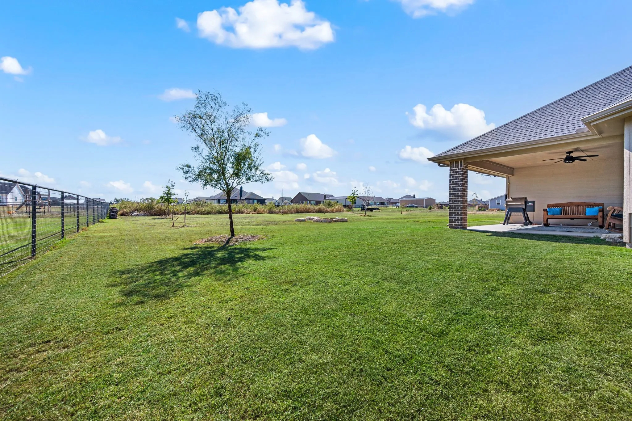 Single Family Residence For Sale in Wise County , 123 Mossy Creek Trail, Rhome, Texas 76078, 4 Bedroom, 3 Bathroom, 3 Garage spaces, 2,629 Sqft, built in 2020, mls#21393621, Real Estate Agent in Rhome, Homes For Sale in Wise county, Homes For Sale in Rhome, Realtor in Rhome Texas, Real Estate Brokerage Independent Realty Texas, Luminita Cordes Realtor