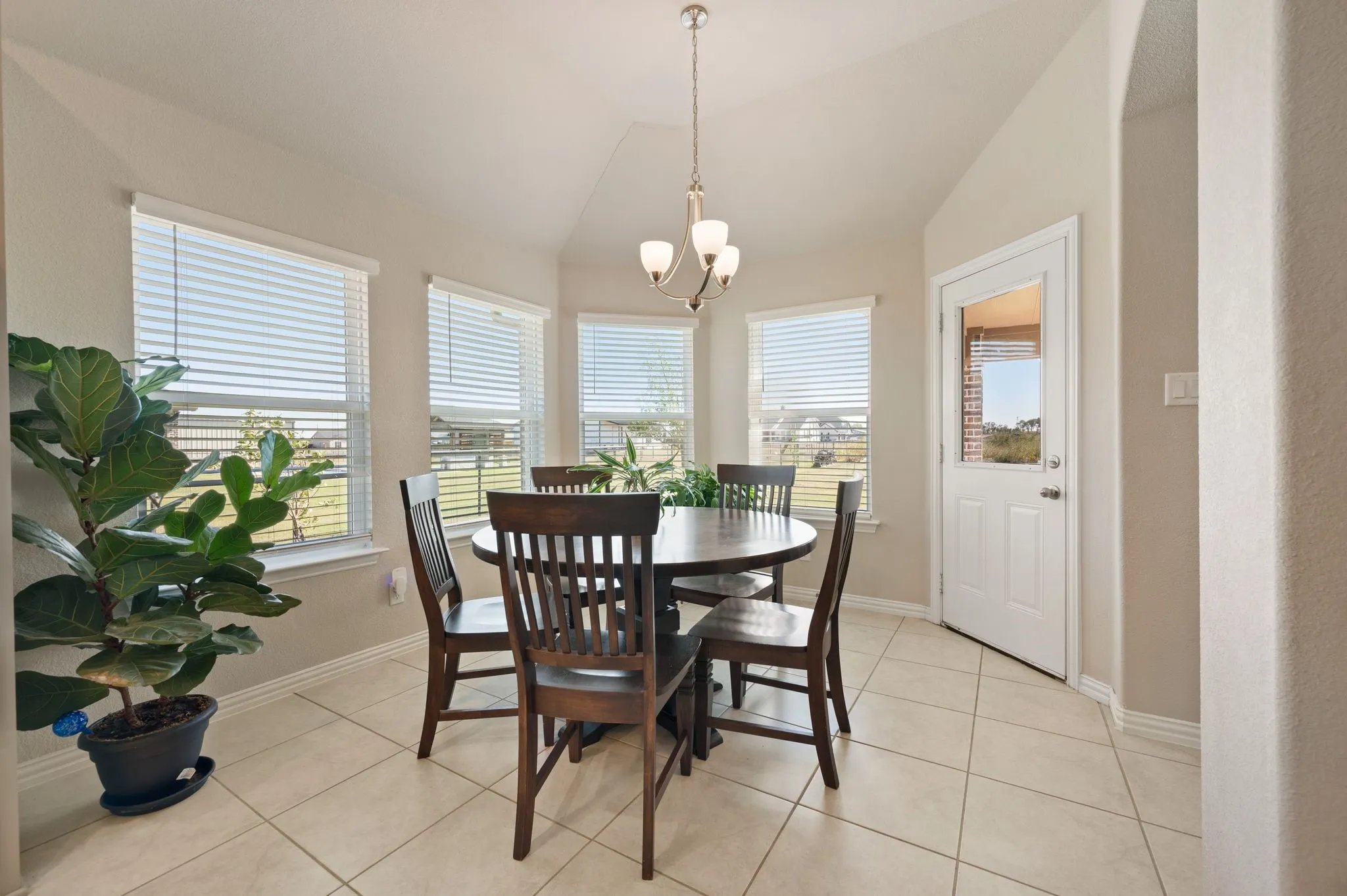 Single Family Residence For Sale in Wise County , 123 Mossy Creek Trail, Rhome, Texas 76078, 4 Bedroom, 3 Bathroom, 3 Garage spaces, 2,629 Sqft, built in 2020, mls#21393621, Real Estate Agent in Rhome, Homes For Sale in Wise county, Homes For Sale in Rhome, Realtor in Rhome Texas, Real Estate Brokerage Independent Realty Texas, Luminita Cordes Realtor