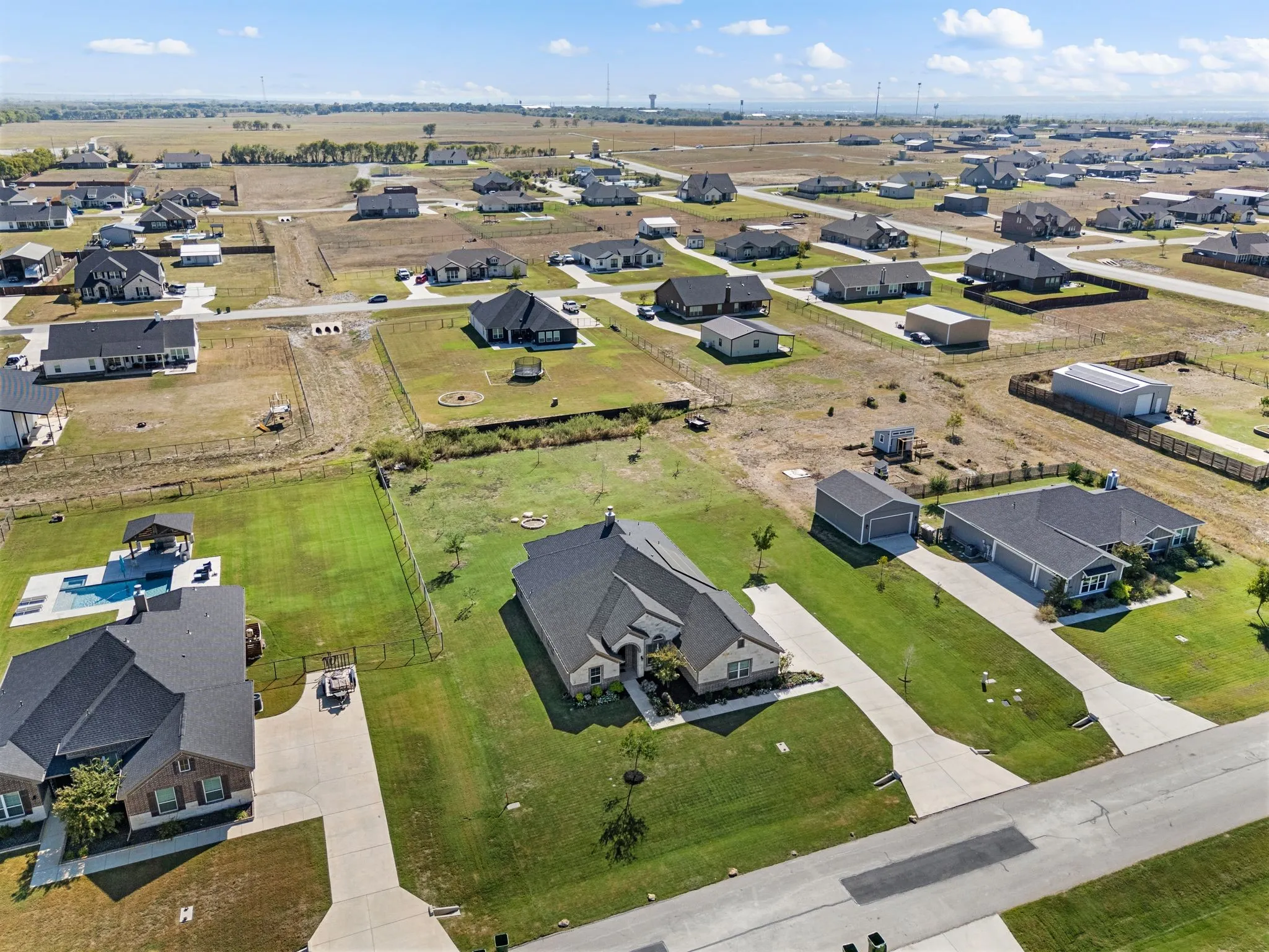Single Family Residence For Sale in Wise County , 123 Mossy Creek Trail, Rhome, Texas 76078, 4 Bedroom, 3 Bathroom, 3 Garage spaces, 2,629 Sqft, built in 2020, mls#21393621, Real Estate Agent in Rhome, Homes For Sale in Wise county, Homes For Sale in Rhome, Realtor in Rhome Texas, Real Estate Brokerage Independent Realty Texas, Luminita Cordes Realtor
