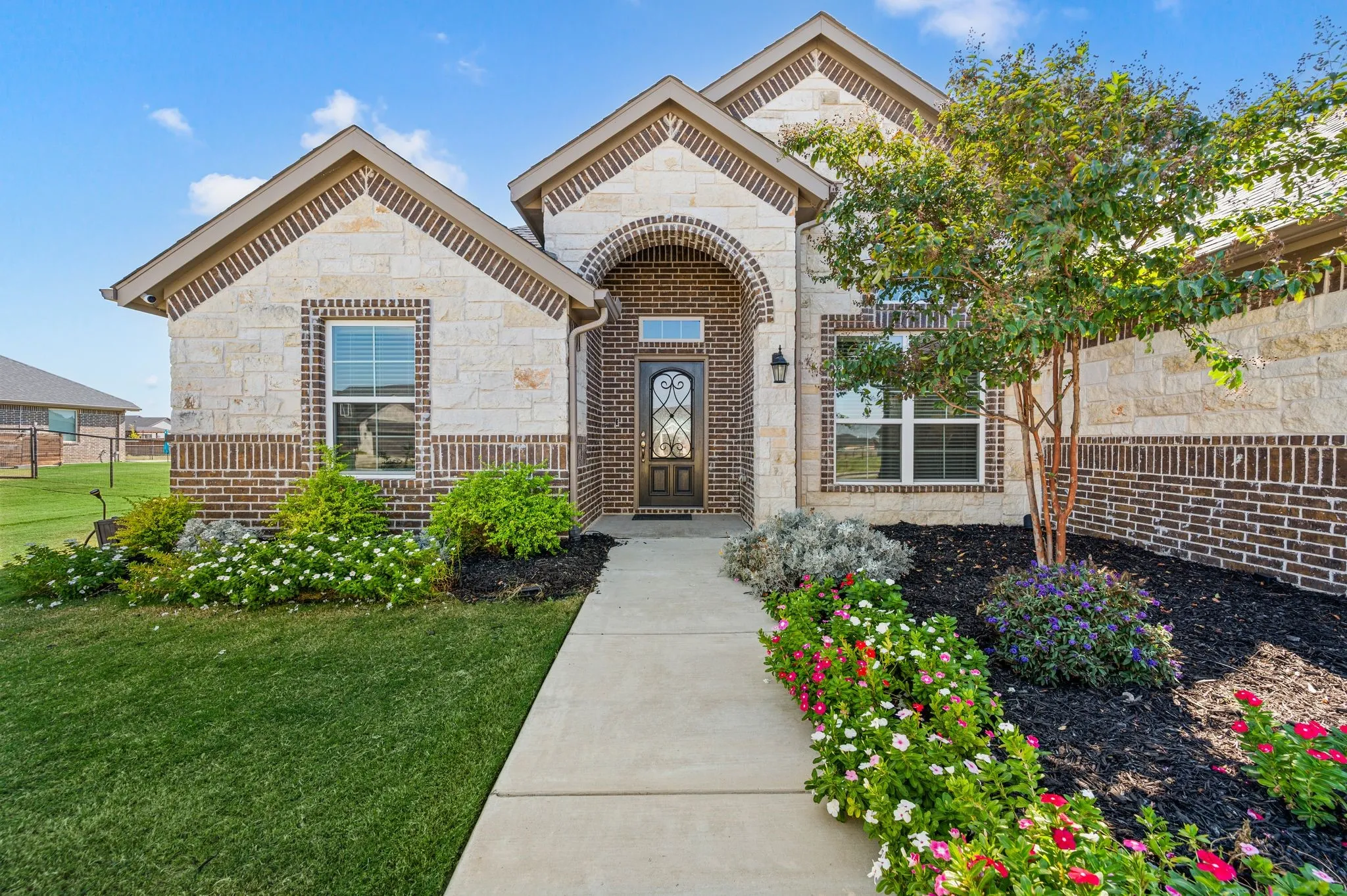 Single Family Residence For Sale in Wise County , 123 Mossy Creek Trail, Rhome, Texas 76078, 4 Bedroom, 3 Bathroom, 3 Garage spaces, 2,629 Sqft, built in 2020, mls#21393621, Real Estate Agent in Rhome, Homes For Sale in Wise county, Homes For Sale in Rhome, Realtor in Rhome Texas, Real Estate Brokerage Independent Realty Texas, Luminita Cordes Realtor