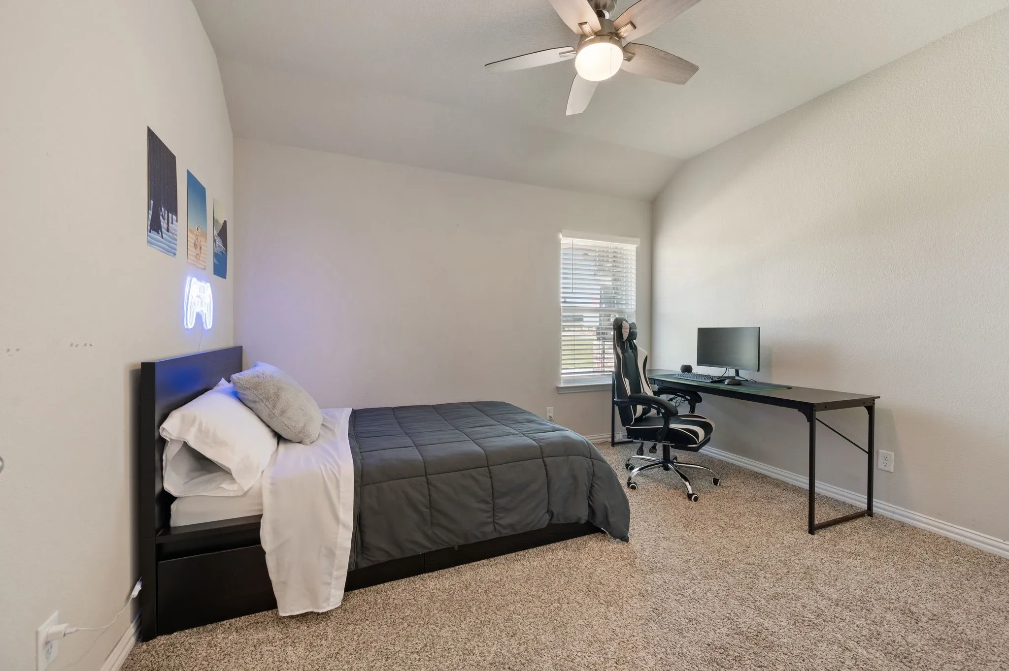 Single Family Residence For Sale in Wise County , 123 Mossy Creek Trail, Rhome, Texas 76078, 4 Bedroom, 3 Bathroom, 3 Garage spaces, 2,629 Sqft, built in 2020, mls#21393621, Real Estate Agent in Rhome, Homes For Sale in Wise county, Homes For Sale in Rhome, Realtor in Rhome Texas, Real Estate Brokerage Independent Realty Texas, Luminita Cordes Realtor
