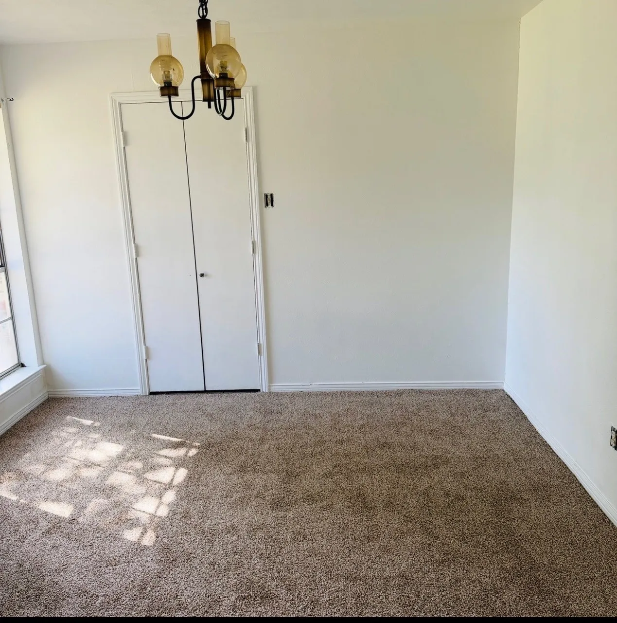Single Family Residence For Sale in Dallas County , 709 Oakbluff Drive, Lancaster, Texas 75146, 3 Bedroom, 2 Bathroom, 2 Garage spaces, 1,580 Sqft, built in 1973, mls#21392491, Real Estate Agent in Lancaster, Homes For Sale in Dallas county, Homes For Sale in Lancaster, Realtor in Lancaster Texas, Real Estate Brokerage Independent Realty Texas, Luminita Cordes Realtor