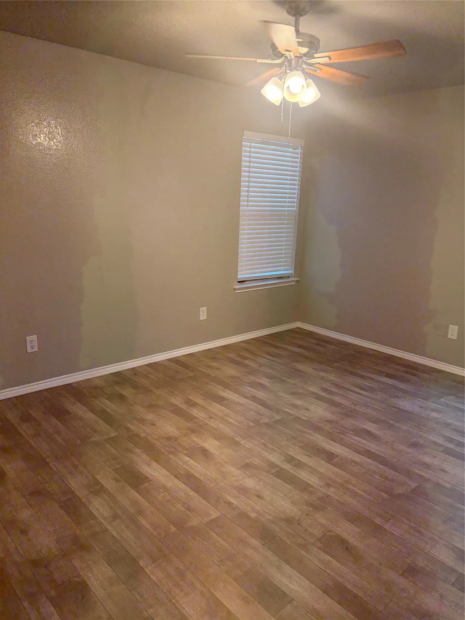 Duplex For Rent in Tarrant County , 10633 Flamewood Drive, Fort Worth, Texas 76140, 3 Bedroom, 2 Bathroom, Garage spaces, 1,340 Sqft, built in 1985, mls#21385638, Real Estate Agent in Fort Worth, Homes For Rent in Tarrant county, Homes For Rent in Fort Worth, Realtor in Fort Worth Texas, Real Estate Brokerage Independent Realty Texas, Luminita Cordes Realtor