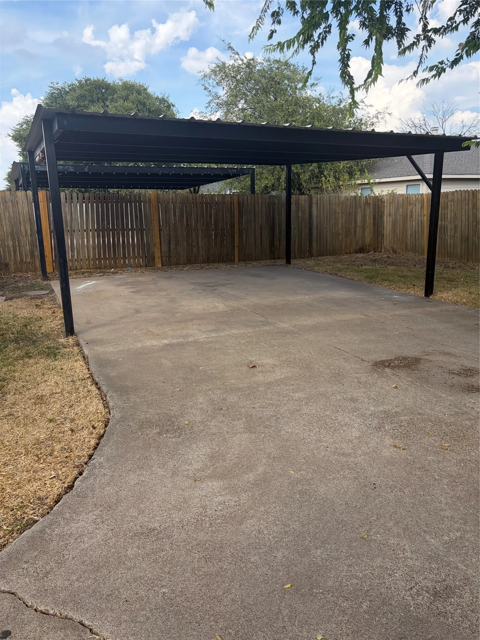 Duplex For Rent in Tarrant County , 10633 Flamewood Drive, Fort Worth, Texas 76140, 3 Bedroom, 2 Bathroom, Garage spaces, 1,340 Sqft, built in 1985, mls#21385638, Real Estate Agent in Fort Worth, Homes For Rent in Tarrant county, Homes For Rent in Fort Worth, Realtor in Fort Worth Texas, Real Estate Brokerage Independent Realty Texas, Luminita Cordes Realtor