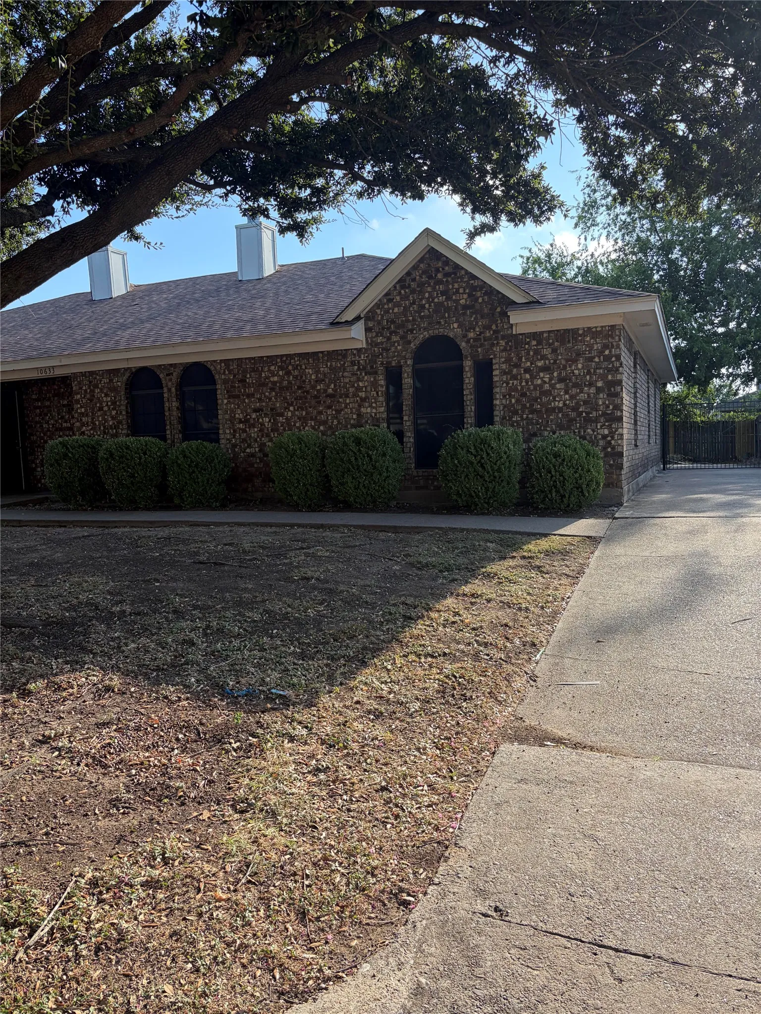 Duplex For Rent in Tarrant County , 10633 Flamewood Drive, Fort Worth, Texas 76140, 3 Bedroom, 2 Bathroom, Garage spaces, 1,340 Sqft, built in 1985, mls#21385638, Real Estate Agent in Fort Worth, Homes For Rent in Tarrant county, Homes For Rent in Fort Worth, Realtor in Fort Worth Texas, Real Estate Brokerage Independent Realty Texas, Luminita Cordes Realtor