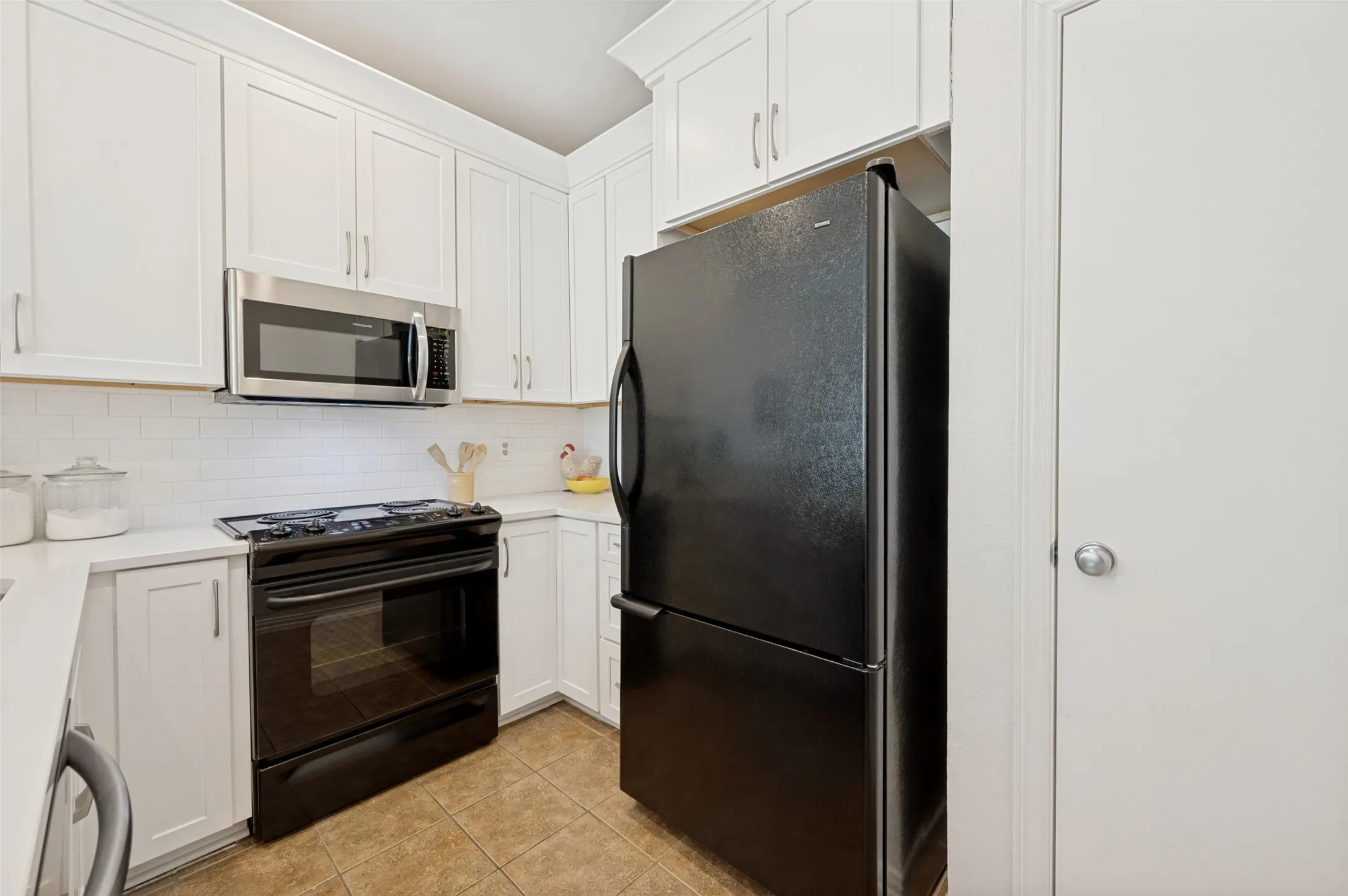 Condominium For Sale in Dallas County , 221 Cimarron Trail 2, Irving, Texas 75063, 2 Bedroom, 3 Bathroom, 1 Garage spaces, 1,348 Sqft, built in 1985, mls#21363962, Real Estate Agent in Irving, Homes For Sale in Dallas county, Homes For Sale in Irving, Realtor in Irving Texas, Real Estate Brokerage Independent Realty Texas, Luminita Cordes Realtor