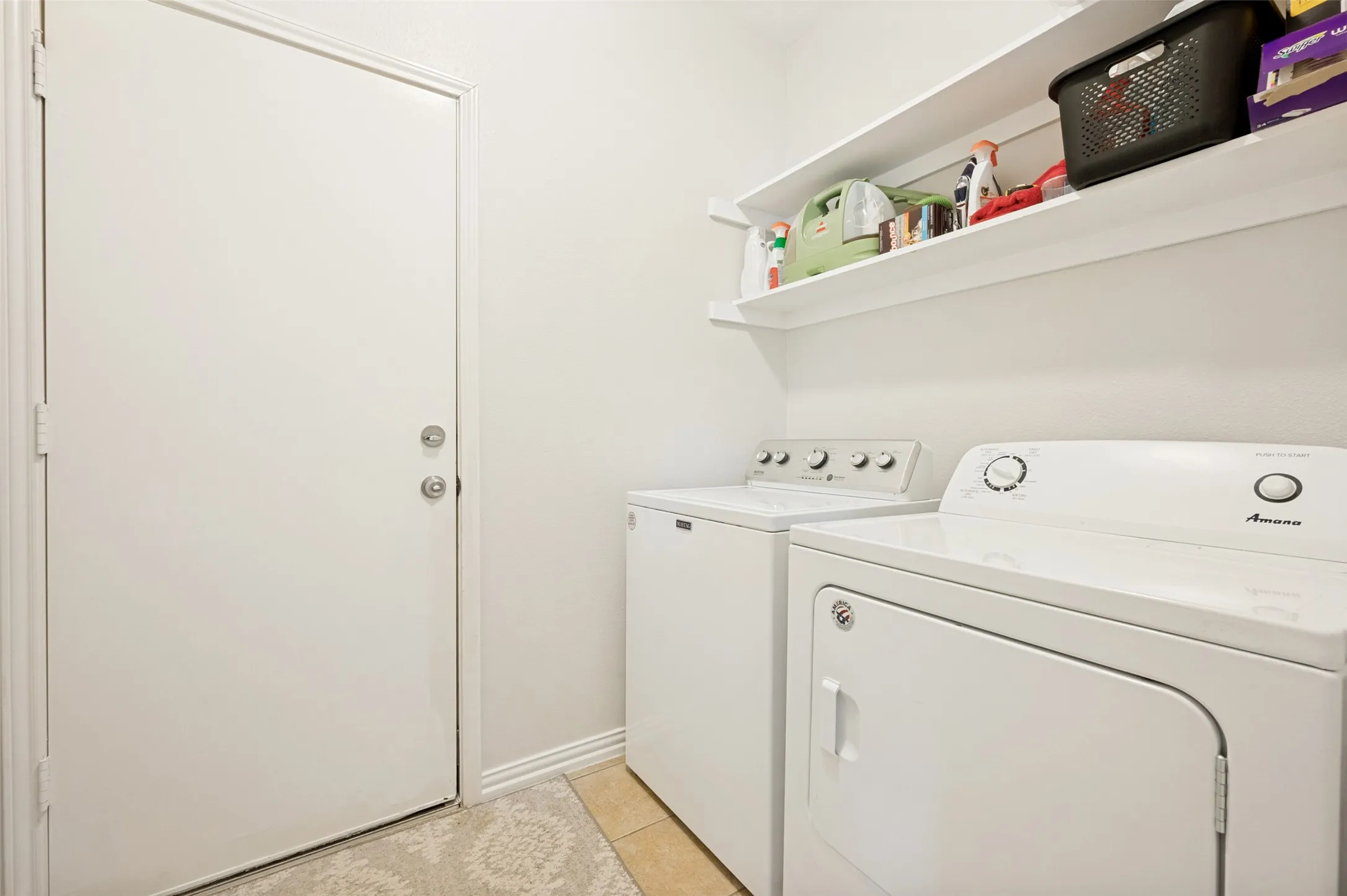 Condominium For Sale in Dallas County , 221 Cimarron Trail 2, Irving, Texas 75063, 2 Bedroom, 3 Bathroom, 1 Garage spaces, 1,348 Sqft, built in 1985, mls#21363962, Real Estate Agent in Irving, Homes For Sale in Dallas county, Homes For Sale in Irving, Realtor in Irving Texas, Real Estate Brokerage Independent Realty Texas, Luminita Cordes Realtor