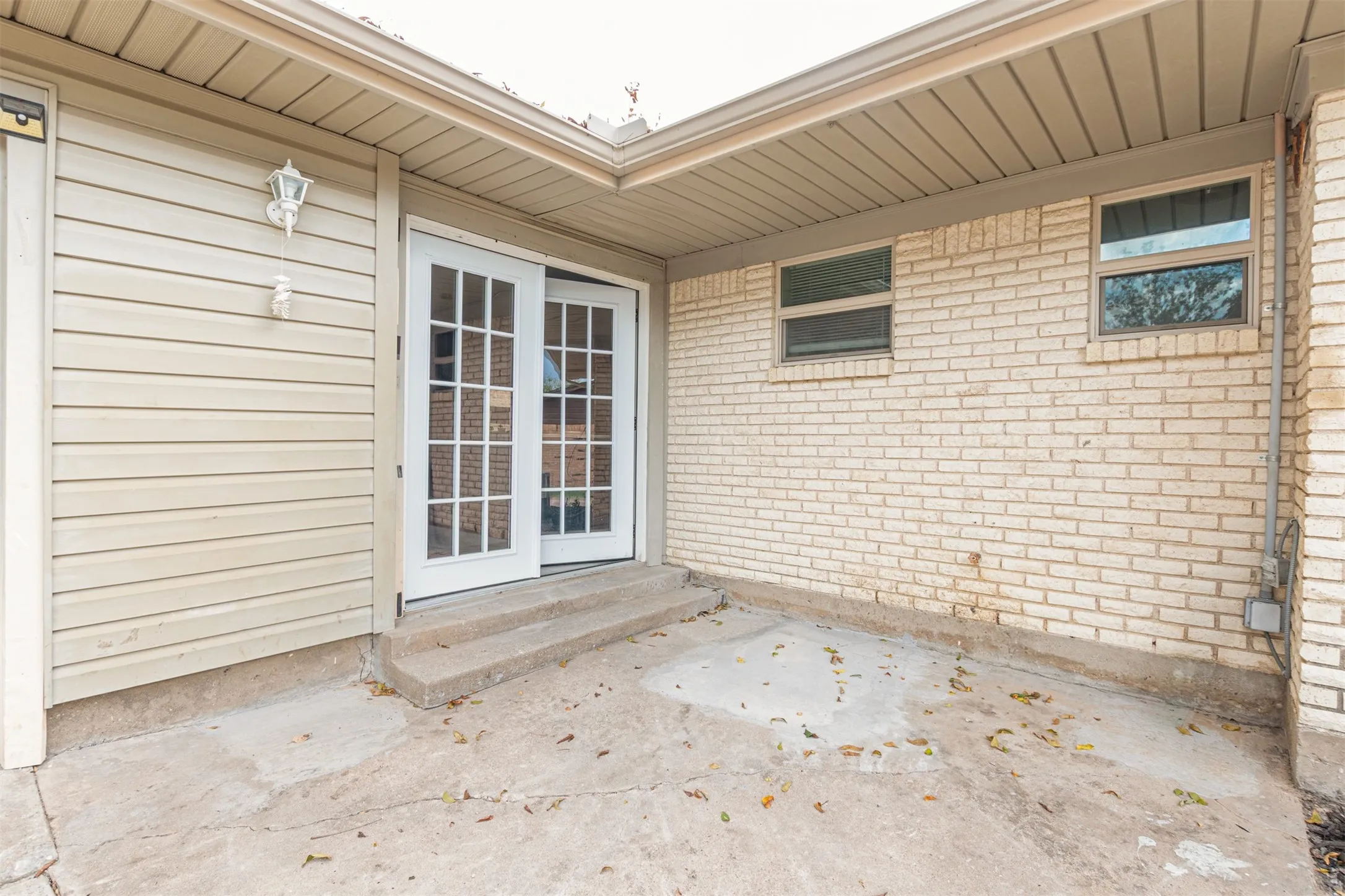 Single Family Residence For Sale in Hunt County , 3207 Eastland Avenue, Greenville, Texas 75402, 3 Bedroom, 2 Bathroom, 2 Garage spaces, 1,493 Sqft, built in 1970, mls#21393624, Real Estate Agent in Greenville, Homes For Sale in Hunt county, Homes For Sale in Greenville, Realtor in Greenville Texas, Real Estate Brokerage Independent Realty Texas, Luminita Cordes Realtor