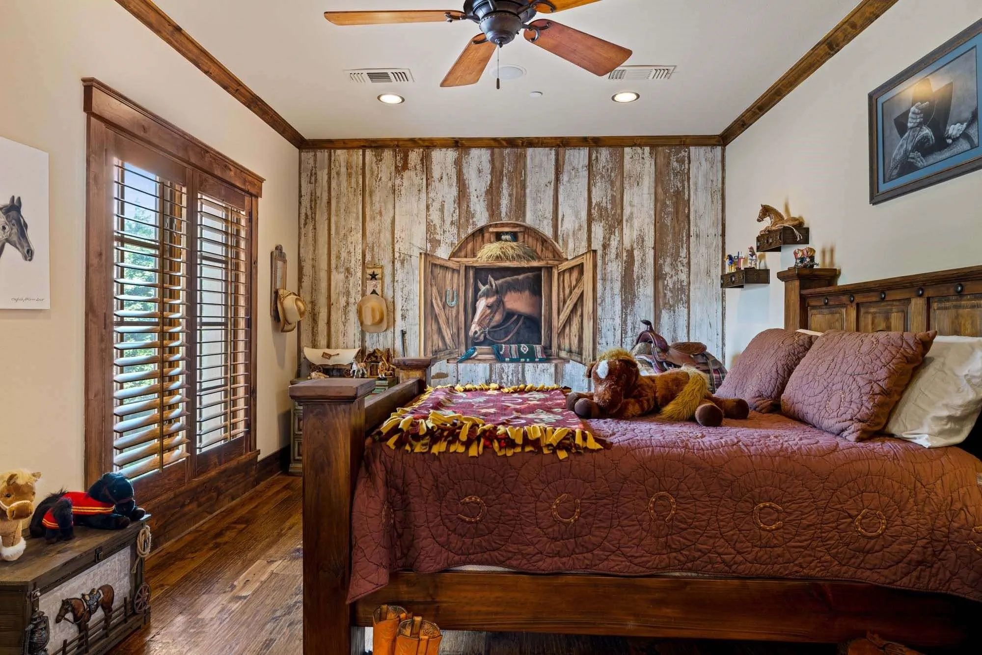 Secondary bedroom