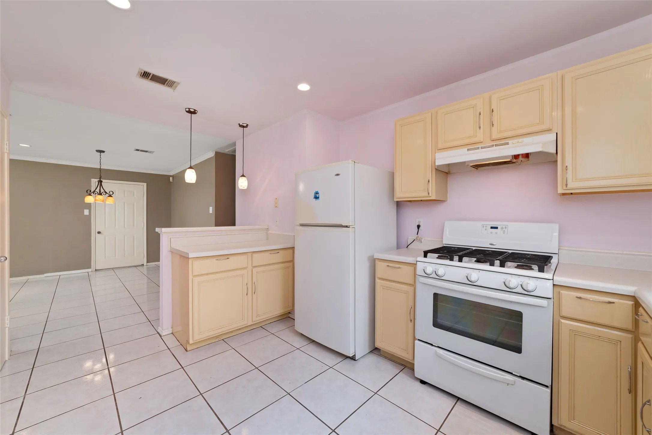 Single Family Residence For Sale in Harris County , 3306 Garrison Court, Houston, Texas 77014, 3 Bedroom, 2 Bathroom, 1 Garage spaces, 1,113 Sqft, built in 1996, mls#21393867, Real Estate Agent in Houston, Homes For Sale in Harris county, Homes For Sale in Houston, Realtor in Houston Texas, Real Estate Brokerage Independent Realty Texas, Luminita Cordes Realtor