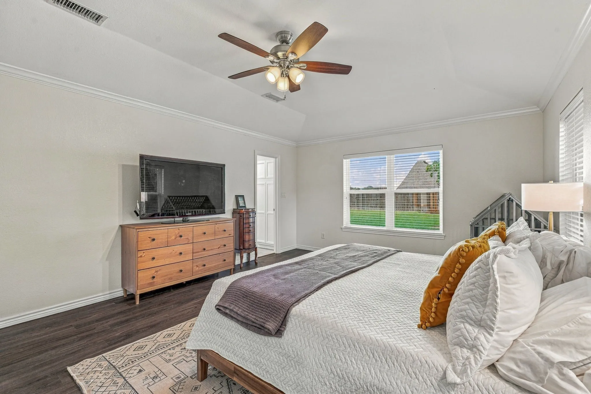 Single Family Residence For Sale in Hood County , 1202 Red Bird Lane, Granbury, Texas 76048, 3 Bedroom, 2 Bathroom, 2 Garage spaces, 2,242 Sqft, built in 1986, mls#21391931, Real Estate Agent in Granbury, Homes For Sale in Hood county, Homes For Sale in Granbury, Realtor in Granbury Texas, Real Estate Brokerage Independent Realty Texas, Luminita Cordes Realtor