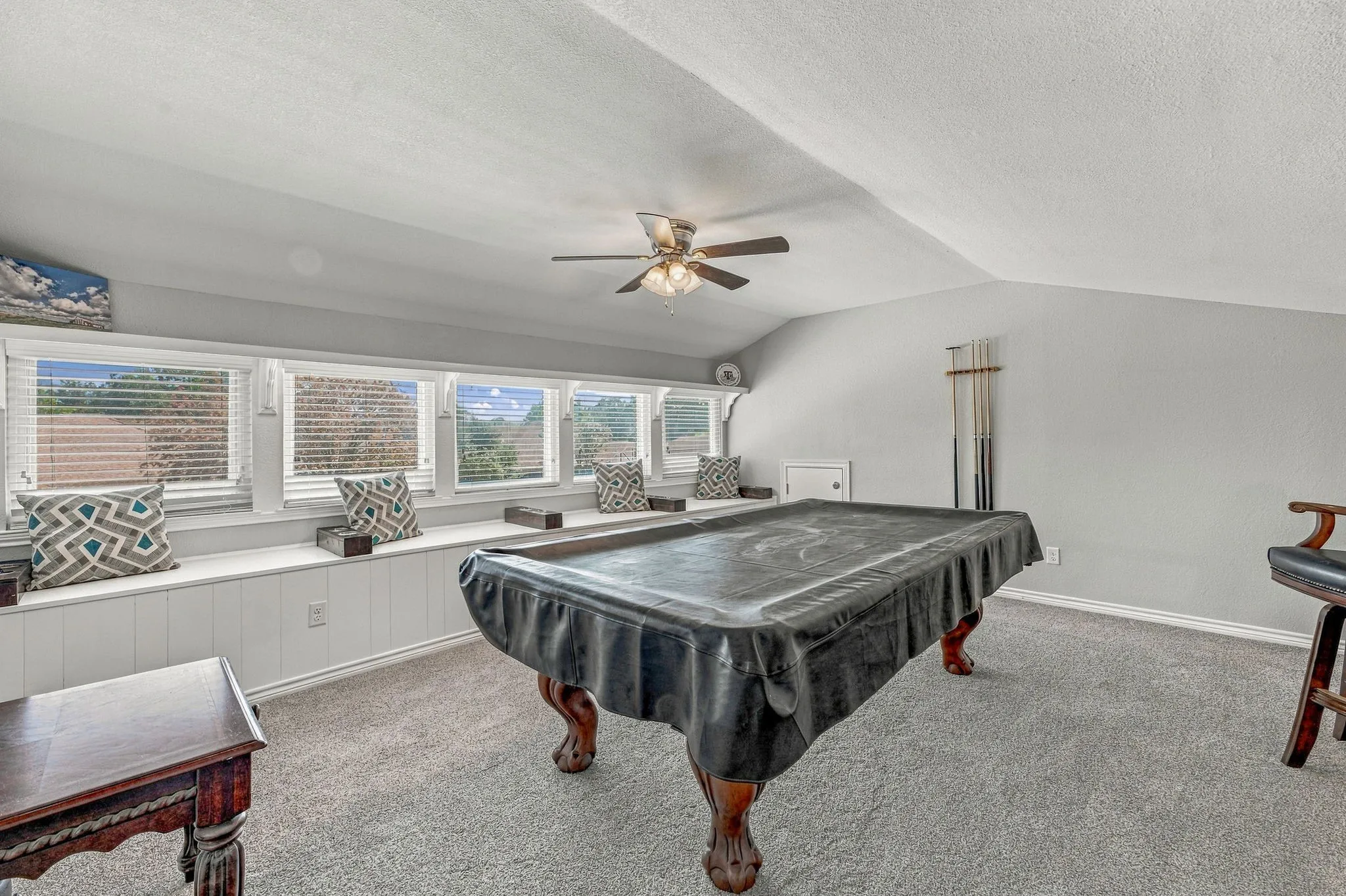 Single Family Residence For Sale in Hood County , 1202 Red Bird Lane, Granbury, Texas 76048, 3 Bedroom, 2 Bathroom, 2 Garage spaces, 2,242 Sqft, built in 1986, mls#21391931, Real Estate Agent in Granbury, Homes For Sale in Hood county, Homes For Sale in Granbury, Realtor in Granbury Texas, Real Estate Brokerage Independent Realty Texas, Luminita Cordes Realtor