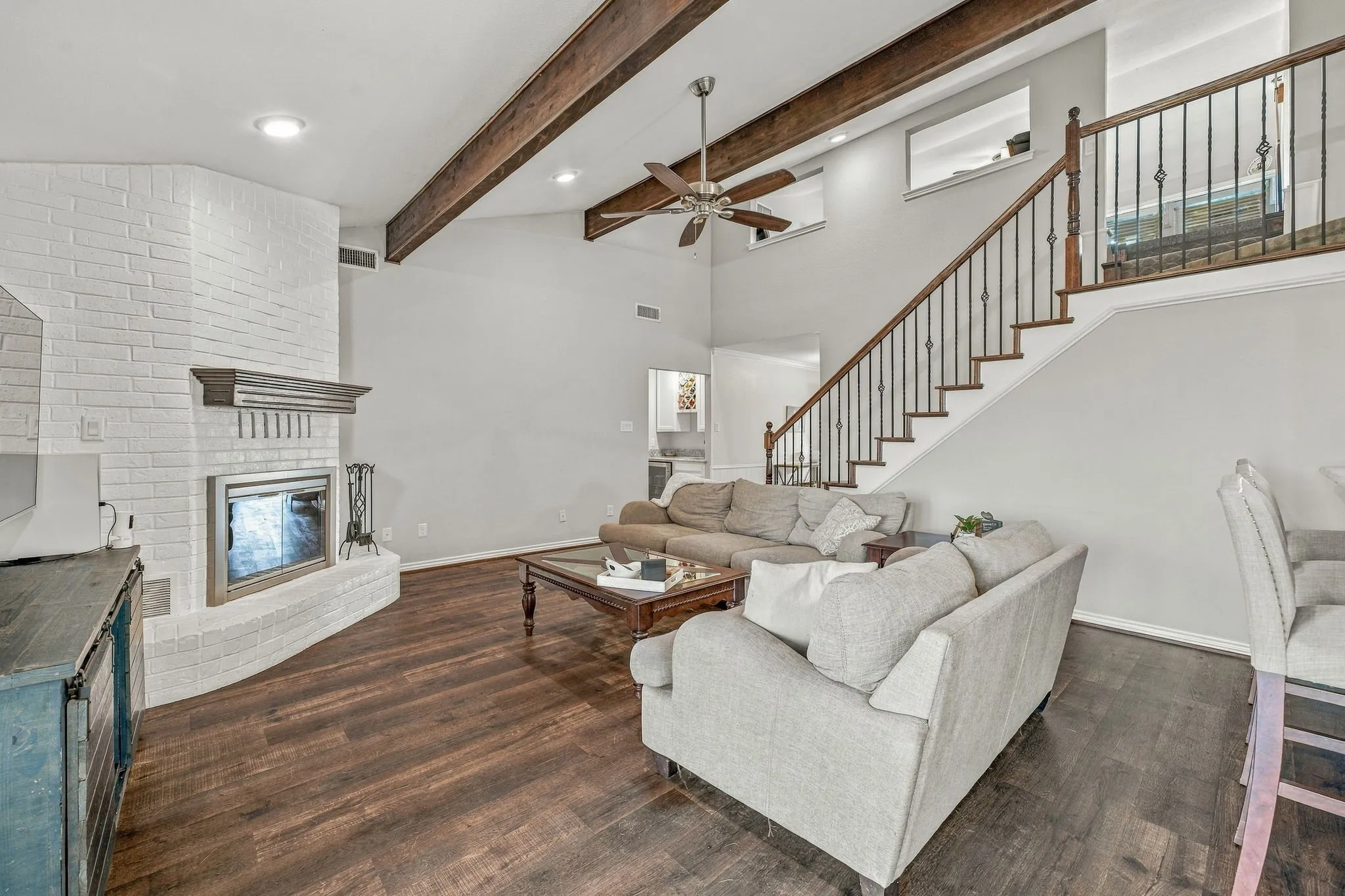 Single Family Residence For Sale in Hood County , 1202 Red Bird Lane, Granbury, Texas 76048, 3 Bedroom, 2 Bathroom, 2 Garage spaces, 2,242 Sqft, built in 1986, mls#21391931, Real Estate Agent in Granbury, Homes For Sale in Hood county, Homes For Sale in Granbury, Realtor in Granbury Texas, Real Estate Brokerage Independent Realty Texas, Luminita Cordes Realtor