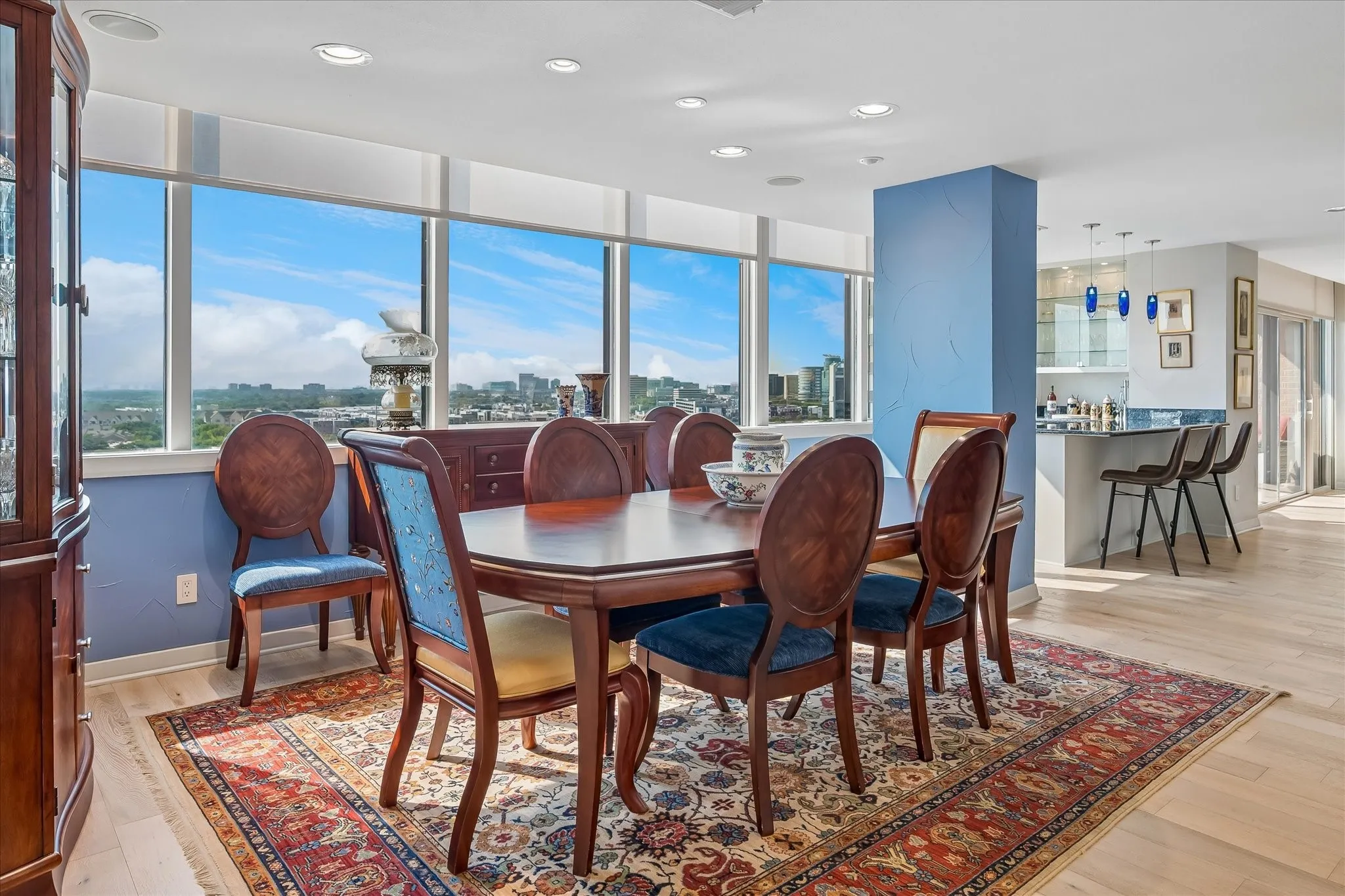 Condominium For Sale in Dallas County , 5200 Keller Springs Road 1217, Dallas, Texas 75248, 2 Bedroom, 3 Bathroom, 2 Garage spaces, 3,370 Sqft, built in 1981, mls#21391785, Real Estate Agent in Dallas, Homes For Sale in Dallas county, Homes For Sale in Dallas, Realtor in Dallas Texas, Real Estate Brokerage Independent Realty Texas, Luminita Cordes Realtor