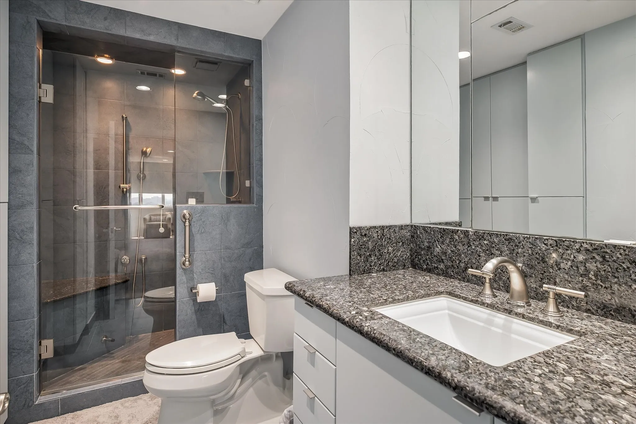 Condominium For Sale in Dallas County , 5200 Keller Springs Road 1217, Dallas, Texas 75248, 2 Bedroom, 3 Bathroom, 2 Garage spaces, 3,370 Sqft, built in 1981, mls#21391785, Real Estate Agent in Dallas, Homes For Sale in Dallas county, Homes For Sale in Dallas, Realtor in Dallas Texas, Real Estate Brokerage Independent Realty Texas, Luminita Cordes Realtor