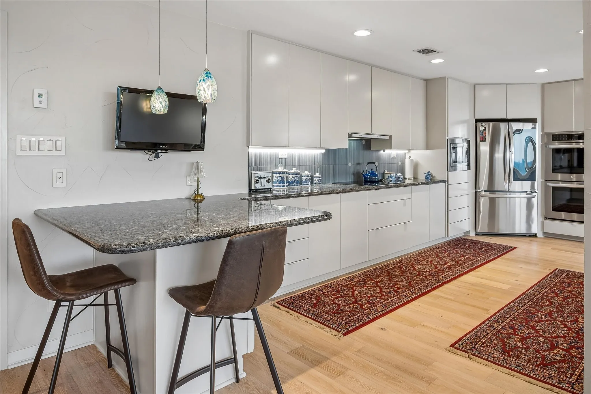 Condominium For Sale in Dallas County , 5200 Keller Springs Road 1217, Dallas, Texas 75248, 2 Bedroom, 3 Bathroom, 2 Garage spaces, 3,370 Sqft, built in 1981, mls#21391785, Real Estate Agent in Dallas, Homes For Sale in Dallas county, Homes For Sale in Dallas, Realtor in Dallas Texas, Real Estate Brokerage Independent Realty Texas, Luminita Cordes Realtor