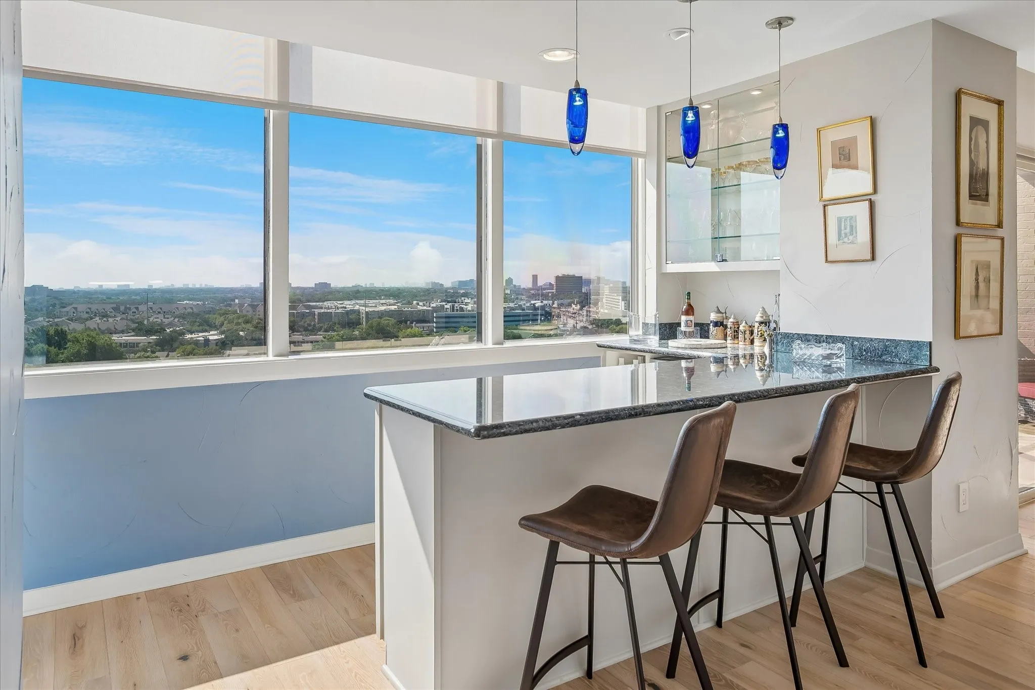 Condominium For Sale in Dallas County , 5200 Keller Springs Road 1217, Dallas, Texas 75248, 2 Bedroom, 3 Bathroom, 2 Garage spaces, 3,370 Sqft, built in 1981, mls#21391785, Real Estate Agent in Dallas, Homes For Sale in Dallas county, Homes For Sale in Dallas, Realtor in Dallas Texas, Real Estate Brokerage Independent Realty Texas, Luminita Cordes Realtor