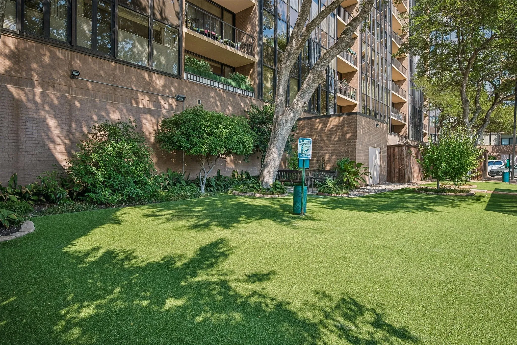 Condominium For Sale in Dallas County , 5200 Keller Springs Road 1217, Dallas, Texas 75248, 2 Bedroom, 3 Bathroom, 2 Garage spaces, 3,370 Sqft, built in 1981, mls#21391785, Real Estate Agent in Dallas, Homes For Sale in Dallas county, Homes For Sale in Dallas, Realtor in Dallas Texas, Real Estate Brokerage Independent Realty Texas, Luminita Cordes Realtor