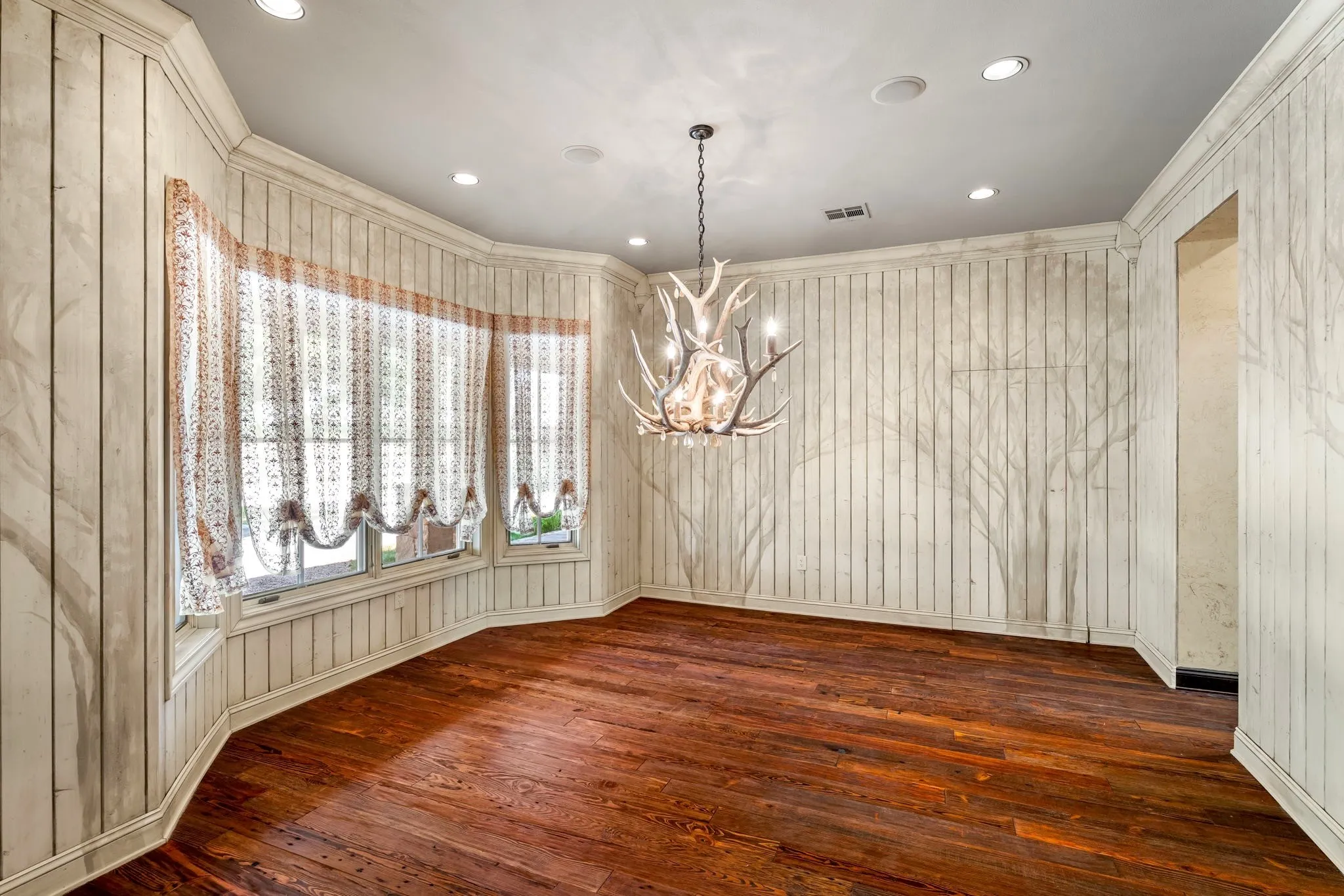 Farm For Sale in Coryell County , 11670 E US Highway 84, Gatesville, Texas 76528, 4 Bedroom, 8 Bathroom, 3 Garage spaces, 8,706 Sqft, built in 2008, mls#21391851, Real Estate Agent in Gatesville, Homes For Sale in Coryell county, Homes For Sale in Gatesville, Realtor in Gatesville Texas, Real Estate Brokerage Independent Realty Texas, Luminita Cordes Realtor