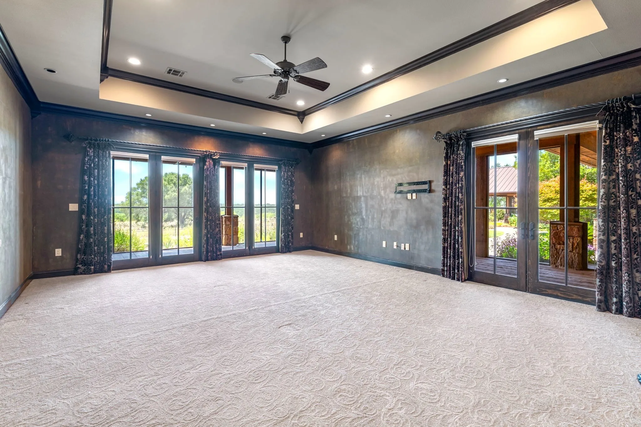 Farm For Sale in Coryell County , 11670 E US Highway 84, Gatesville, Texas 76528, 4 Bedroom, 8 Bathroom, 3 Garage spaces, 8,706 Sqft, built in 2008, mls#21391851, Real Estate Agent in Gatesville, Homes For Sale in Coryell county, Homes For Sale in Gatesville, Realtor in Gatesville Texas, Real Estate Brokerage Independent Realty Texas, Luminita Cordes Realtor