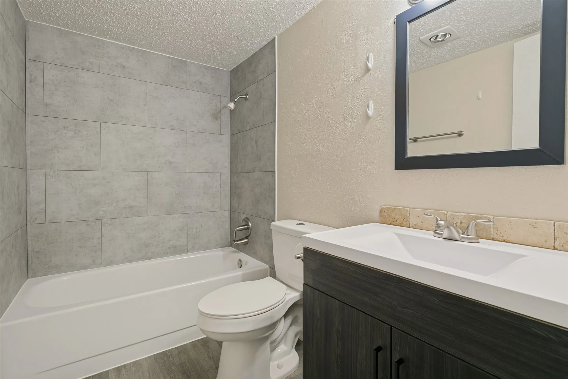 Single Family Residence For Sale in Tarrant County , 1210 Brook Hill Lane, Arlington, Texas 76014, 4 Bedroom, 2 Bathroom, 2 Garage spaces, 1,492 Sqft, built in 1979, mls#21392551, Real Estate Agent in Arlington, Homes For Sale in Tarrant county, Homes For Sale in Arlington, Realtor in Arlington Texas, Real Estate Brokerage Independent Realty Texas, Luminita Cordes Realtor