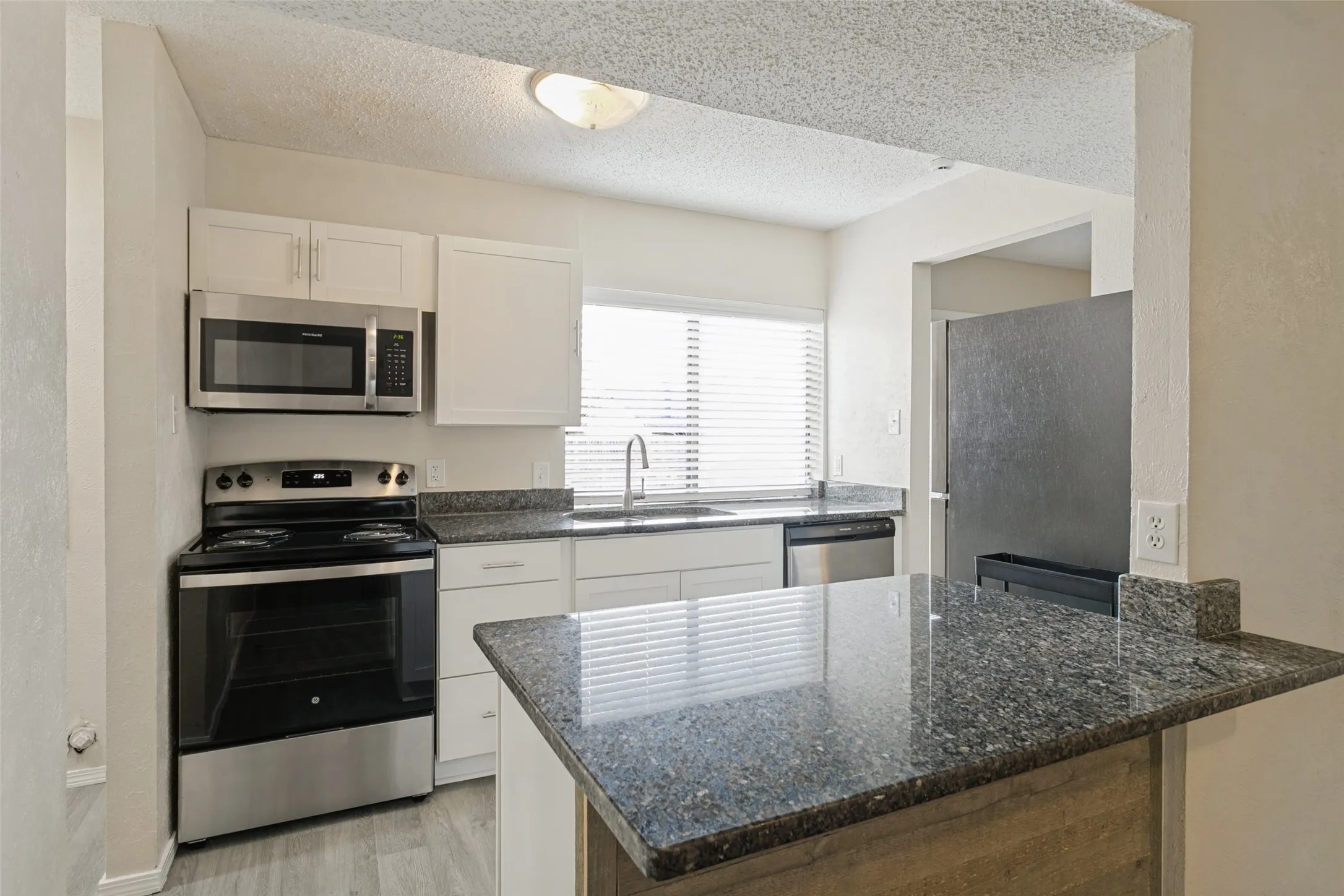 Single Family Residence For Sale in Tarrant County , 1210 Brook Hill Lane, Arlington, Texas 76014, 4 Bedroom, 2 Bathroom, 2 Garage spaces, 1,492 Sqft, built in 1979, mls#21392551, Real Estate Agent in Arlington, Homes For Sale in Tarrant county, Homes For Sale in Arlington, Realtor in Arlington Texas, Real Estate Brokerage Independent Realty Texas, Luminita Cordes Realtor