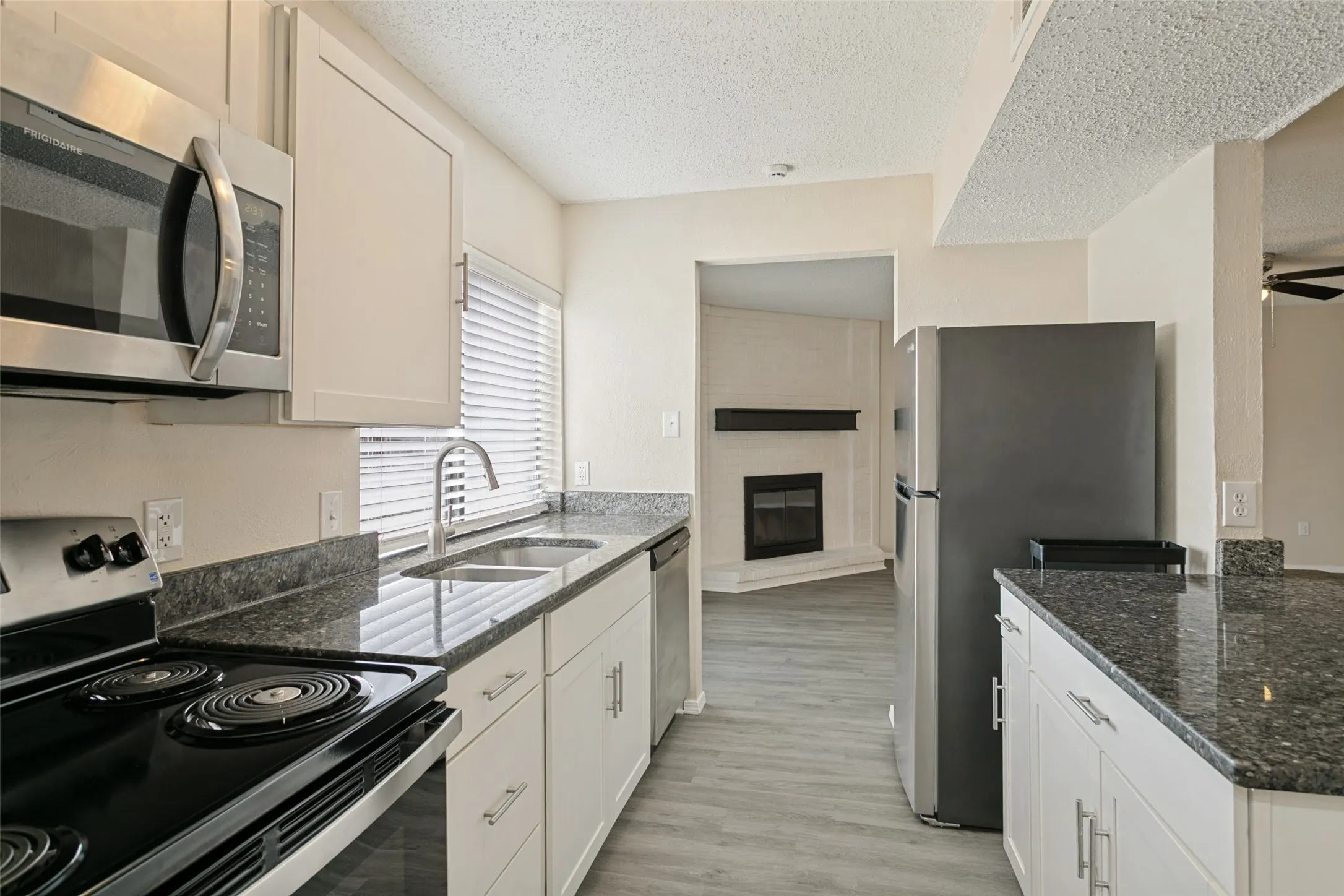 Single Family Residence For Sale in Tarrant County , 1210 Brook Hill Lane, Arlington, Texas 76014, 4 Bedroom, 2 Bathroom, 2 Garage spaces, 1,492 Sqft, built in 1979, mls#21392551, Real Estate Agent in Arlington, Homes For Sale in Tarrant county, Homes For Sale in Arlington, Realtor in Arlington Texas, Real Estate Brokerage Independent Realty Texas, Luminita Cordes Realtor
