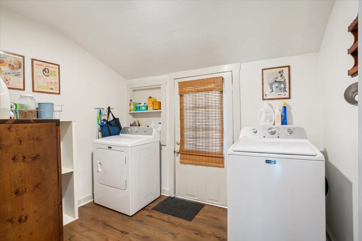 Single Family Residence For Sale in Hamilton County , 407 S Reagan, Hamilton, Texas 76531, 3 Bedroom, 2 Bathroom, Garage spaces, 1,440 Sqft, built in 1945, mls#21392770, Real Estate Agent in Hamilton, Homes For Sale in Hamilton county, Homes For Sale in Hamilton, Realtor in Hamilton Texas, Real Estate Brokerage Independent Realty Texas, Luminita Cordes Realtor