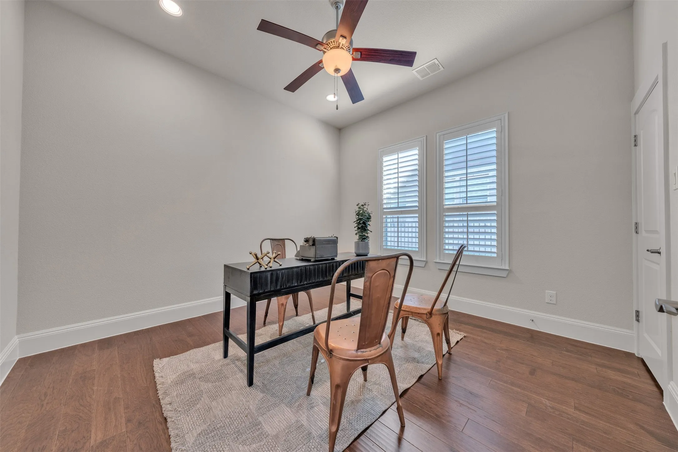 Condominium For Sale in Tarrant County , 2908 Esplanade Boulevard 2908, Mansfield, Texas 76063, 2 Bedroom, 2 Bathroom, 2 Garage spaces, 2,560 Sqft, built in 2020, mls#21389857, Real Estate Agent in Mansfield, Homes For Sale in Tarrant county, Homes For Sale in Mansfield, Realtor in Mansfield Texas, Real Estate Brokerage Independent Realty Texas, Luminita Cordes Realtor