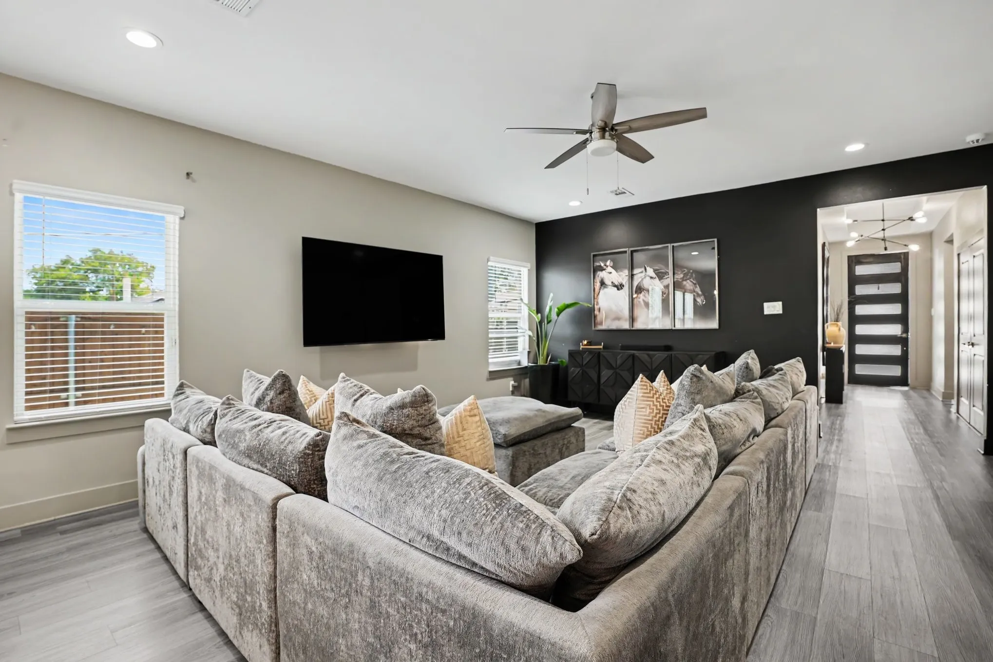 Single Family Residence For Sale in Dallas County , 511 Woodbine Avenue, Dallas, Texas 75203, 3 Bedroom, 2 Bathroom, 2 Garage spaces, 1,612 Sqft, built in 2024, mls#21390747, Real Estate Agent in Dallas, Homes For Sale in Dallas county, Homes For Sale in Dallas, Realtor in Dallas Texas, Real Estate Brokerage Independent Realty Texas, Luminita Cordes Realtor