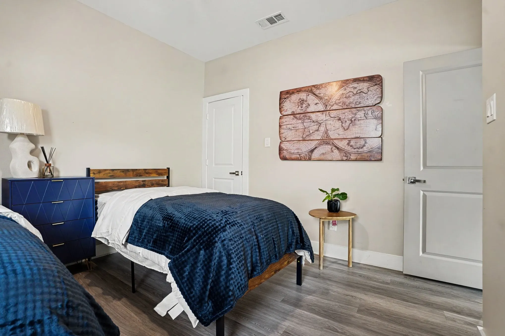 Single Family Residence For Sale in Dallas County , 511 Woodbine Avenue, Dallas, Texas 75203, 3 Bedroom, 2 Bathroom, 2 Garage spaces, 1,612 Sqft, built in 2024, mls#21390747, Real Estate Agent in Dallas, Homes For Sale in Dallas county, Homes For Sale in Dallas, Realtor in Dallas Texas, Real Estate Brokerage Independent Realty Texas, Luminita Cordes Realtor