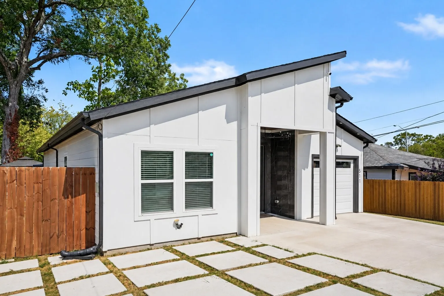Single Family Residence For Sale in Dallas County , 511 Woodbine Avenue, Dallas, Texas 75203, 3 Bedroom, 2 Bathroom, 2 Garage spaces, 1,612 Sqft, built in 2024, mls#21390747, Real Estate Agent in Dallas, Homes For Sale in Dallas county, Homes For Sale in Dallas, Realtor in Dallas Texas, Real Estate Brokerage Independent Realty Texas, Luminita Cordes Realtor