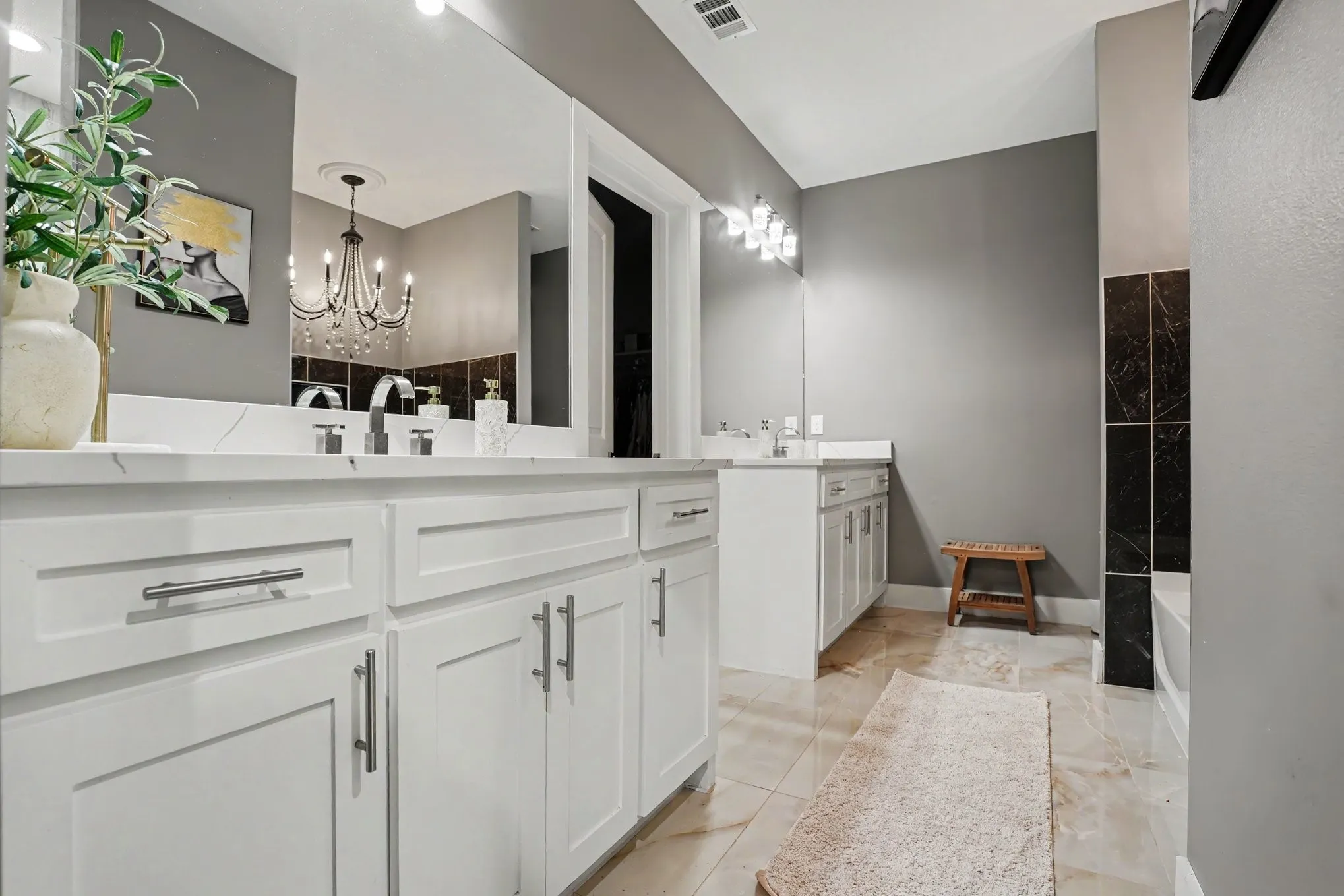 Single Family Residence For Sale in Dallas County , 511 Woodbine Avenue, Dallas, Texas 75203, 3 Bedroom, 2 Bathroom, 2 Garage spaces, 1,612 Sqft, built in 2024, mls#21390747, Real Estate Agent in Dallas, Homes For Sale in Dallas county, Homes For Sale in Dallas, Realtor in Dallas Texas, Real Estate Brokerage Independent Realty Texas, Luminita Cordes Realtor