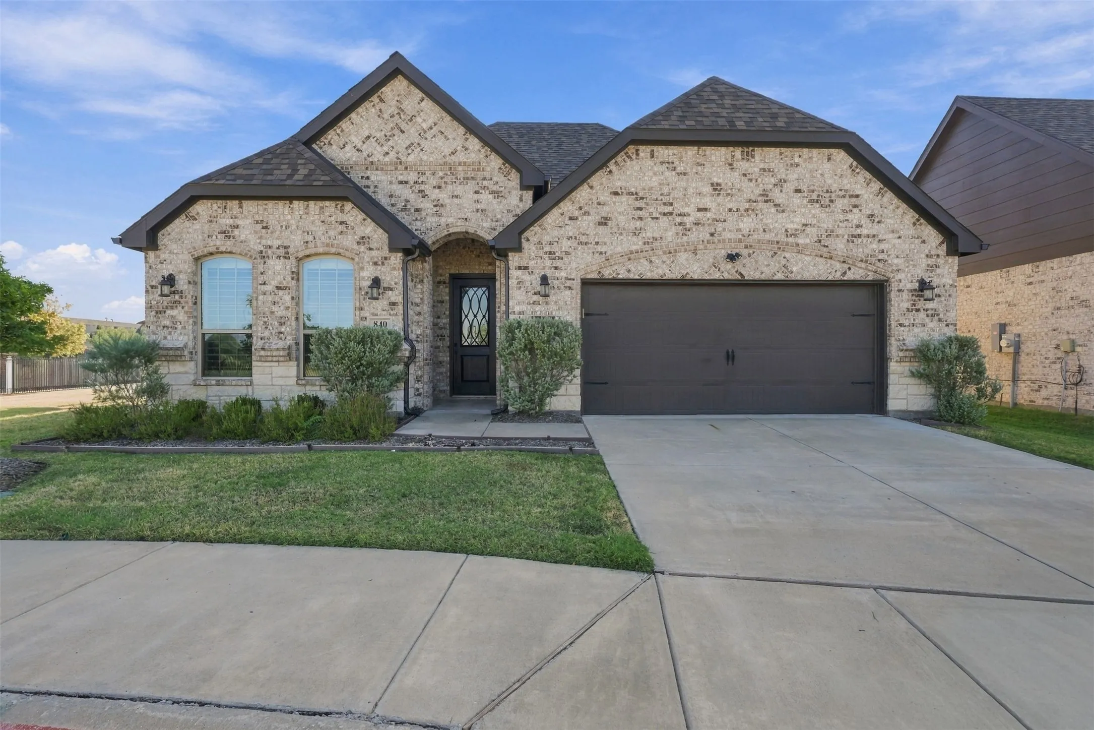 Single Family Residence For Sale in Rockwall County , 840 Sendera Lane, Rockwall, Texas 75087, 2 Bedroom, 2 Bathroom, 2 Garage spaces, 2,122 Sqft, built in 2022, mls#21390335, Real Estate Agent in Rockwall, Homes For Sale in Rockwall county, Homes For Sale in Rockwall, Realtor in Rockwall Texas, Real Estate Brokerage Independent Realty Texas, Luminita Cordes Realtor