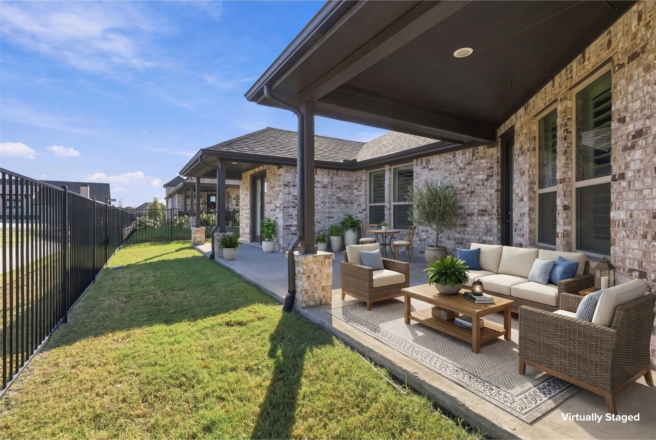 Single Family Residence For Sale in Rockwall County , 840 Sendera Lane, Rockwall, Texas 75087, 2 Bedroom, 2 Bathroom, 2 Garage spaces, 2,122 Sqft, built in 2022, mls#21390335, Real Estate Agent in Rockwall, Homes For Sale in Rockwall county, Homes For Sale in Rockwall, Realtor in Rockwall Texas, Real Estate Brokerage Independent Realty Texas, Luminita Cordes Realtor