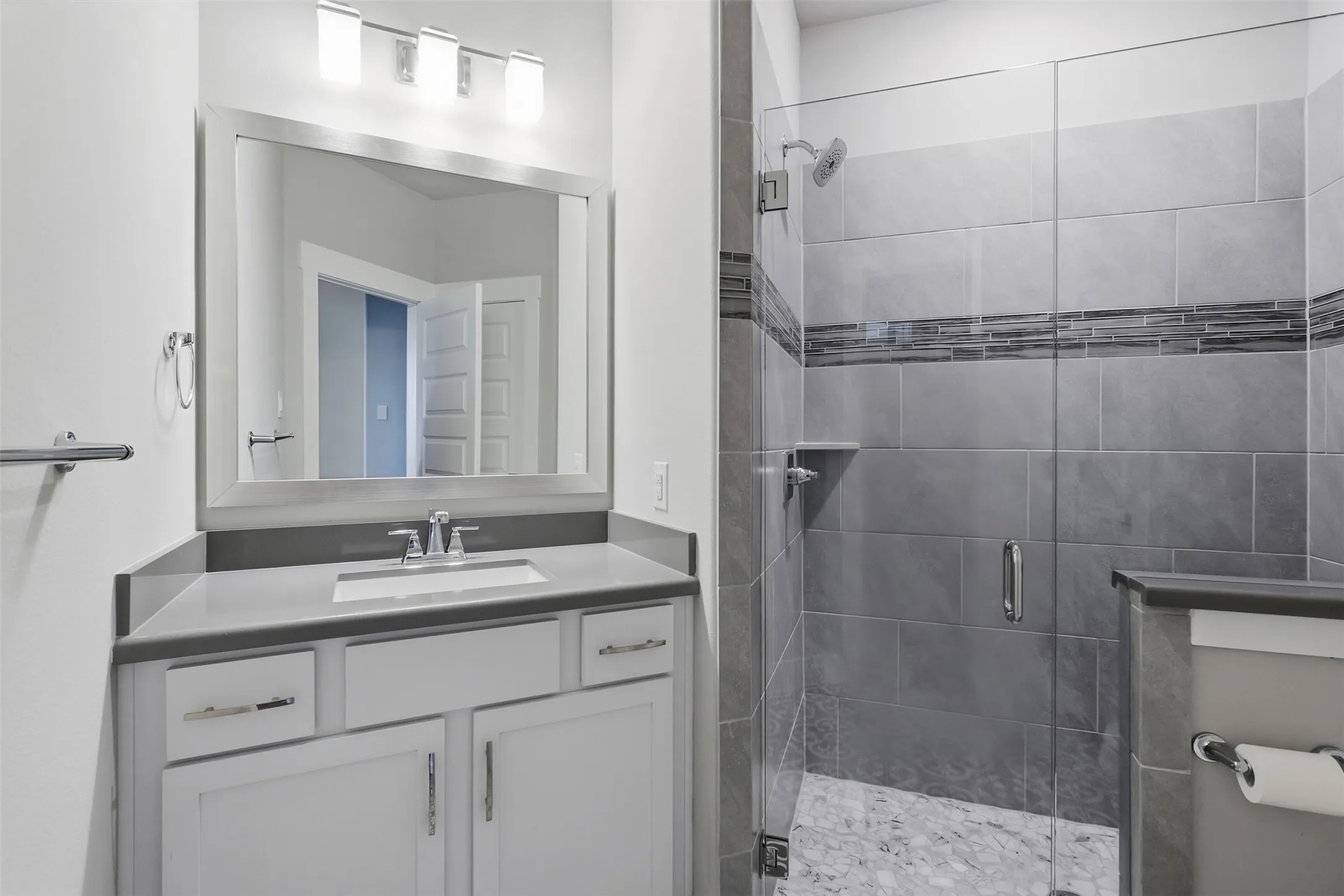 Single Family Residence For Sale in Rockwall County , 840 Sendera Lane, Rockwall, Texas 75087, 2 Bedroom, 2 Bathroom, 2 Garage spaces, 2,122 Sqft, built in 2022, mls#21390335, Real Estate Agent in Rockwall, Homes For Sale in Rockwall county, Homes For Sale in Rockwall, Realtor in Rockwall Texas, Real Estate Brokerage Independent Realty Texas, Luminita Cordes Realtor