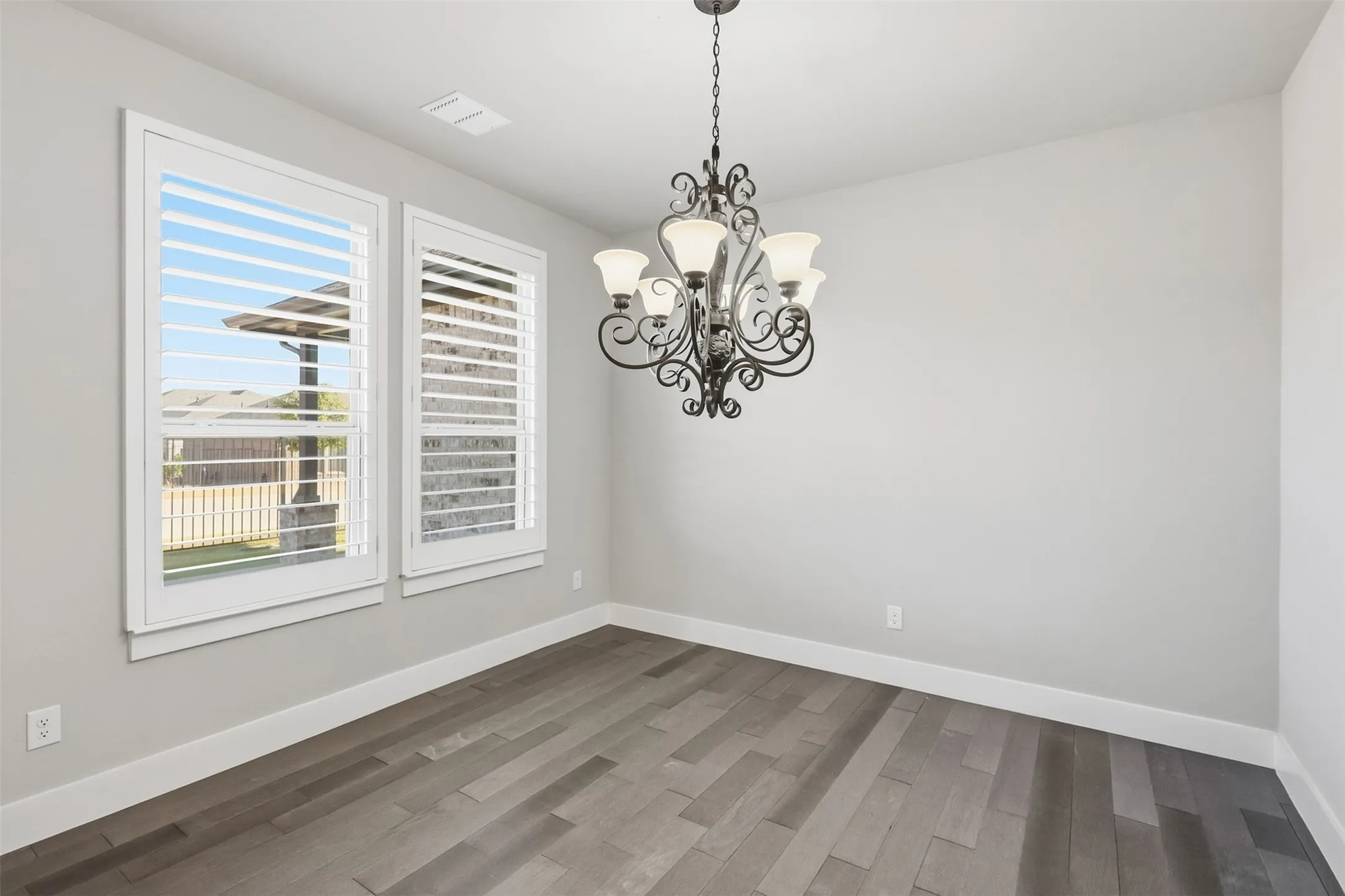 Single Family Residence For Sale in Rockwall County , 840 Sendera Lane, Rockwall, Texas 75087, 2 Bedroom, 2 Bathroom, 2 Garage spaces, 2,122 Sqft, built in 2022, mls#21390335, Real Estate Agent in Rockwall, Homes For Sale in Rockwall county, Homes For Sale in Rockwall, Realtor in Rockwall Texas, Real Estate Brokerage Independent Realty Texas, Luminita Cordes Realtor
