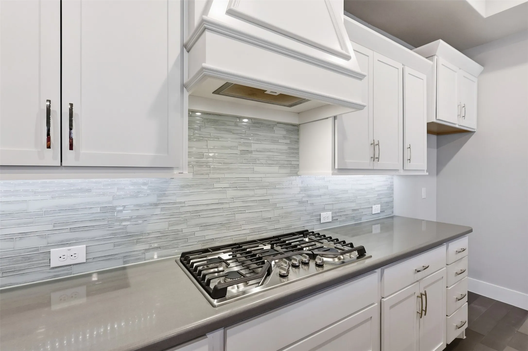 Single Family Residence For Sale in Rockwall County , 840 Sendera Lane, Rockwall, Texas 75087, 2 Bedroom, 2 Bathroom, 2 Garage spaces, 2,122 Sqft, built in 2022, mls#21390335, Real Estate Agent in Rockwall, Homes For Sale in Rockwall county, Homes For Sale in Rockwall, Realtor in Rockwall Texas, Real Estate Brokerage Independent Realty Texas, Luminita Cordes Realtor