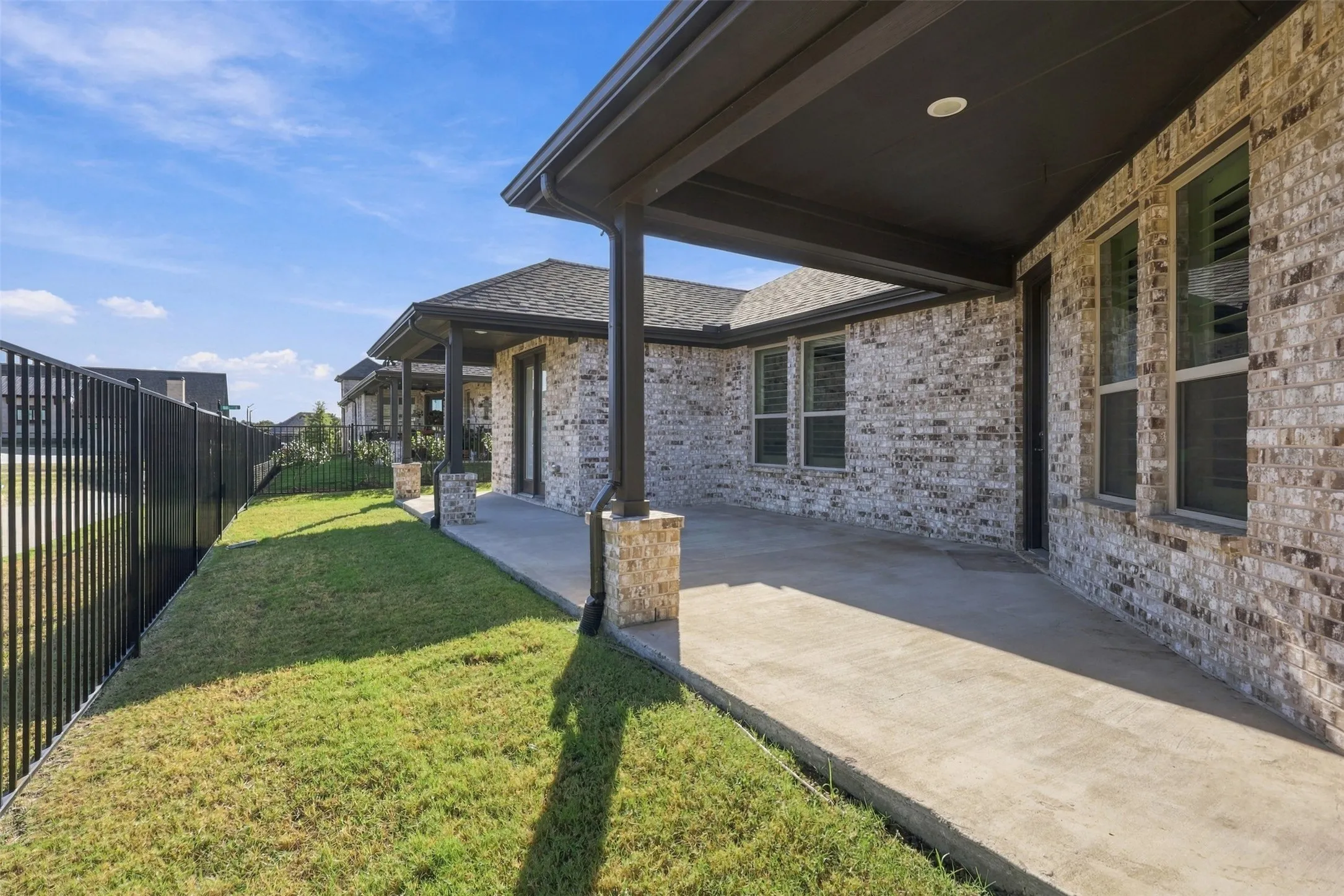 Single Family Residence For Sale in Rockwall County , 840 Sendera Lane, Rockwall, Texas 75087, 2 Bedroom, 2 Bathroom, 2 Garage spaces, 2,122 Sqft, built in 2022, mls#21390335, Real Estate Agent in Rockwall, Homes For Sale in Rockwall county, Homes For Sale in Rockwall, Realtor in Rockwall Texas, Real Estate Brokerage Independent Realty Texas, Luminita Cordes Realtor