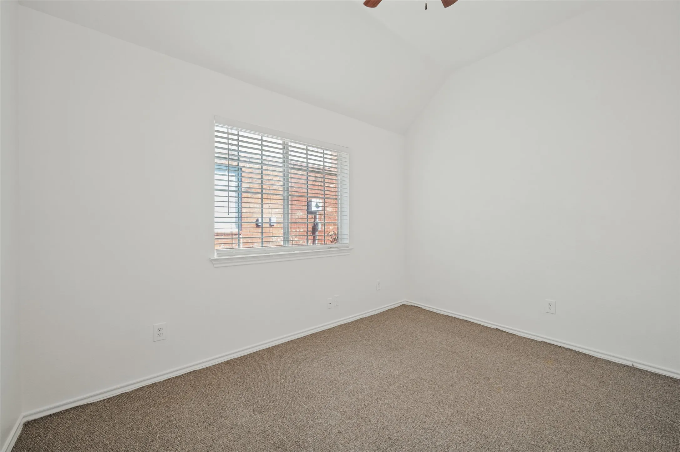 Single Family Residence For Sale in Collin County , 8804 Aviary Drive, Mc Kinney, Texas 75072, 3 Bedroom, 2 Bathroom, 2 Garage spaces, 2,603 Sqft, built in 1999, mls#21392267, Real Estate Agent in Mc Kinney, Homes For Sale in Collin county, Homes For Sale in Mc Kinney, Realtor in Mc Kinney Texas, Real Estate Brokerage Independent Realty Texas, Luminita Cordes Realtor